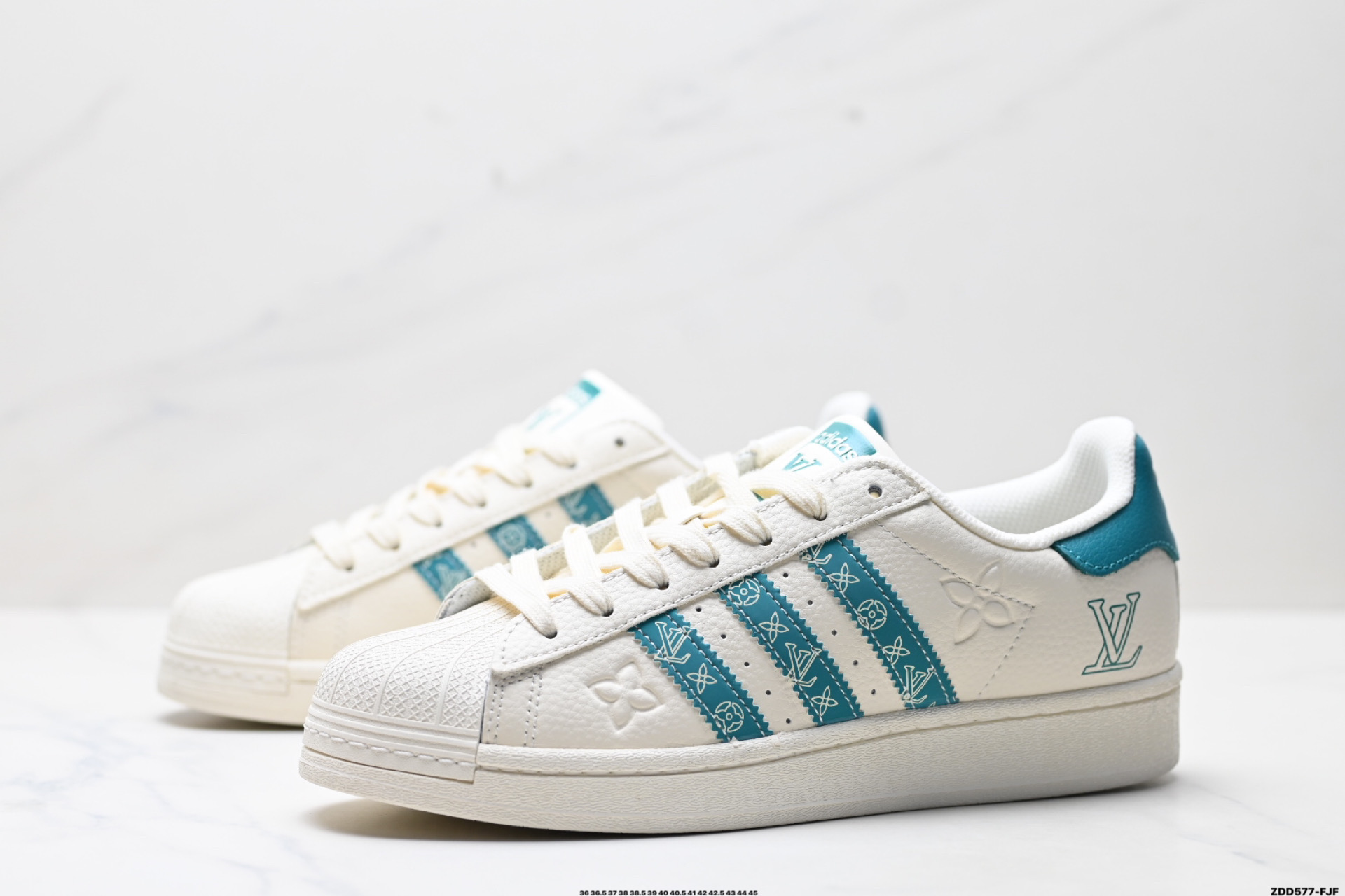 Adidas Superstar x Louis Vuitton: Zapatillas Casuales de Diseño Exclusivo 5 i1747241515996 1684 0 3