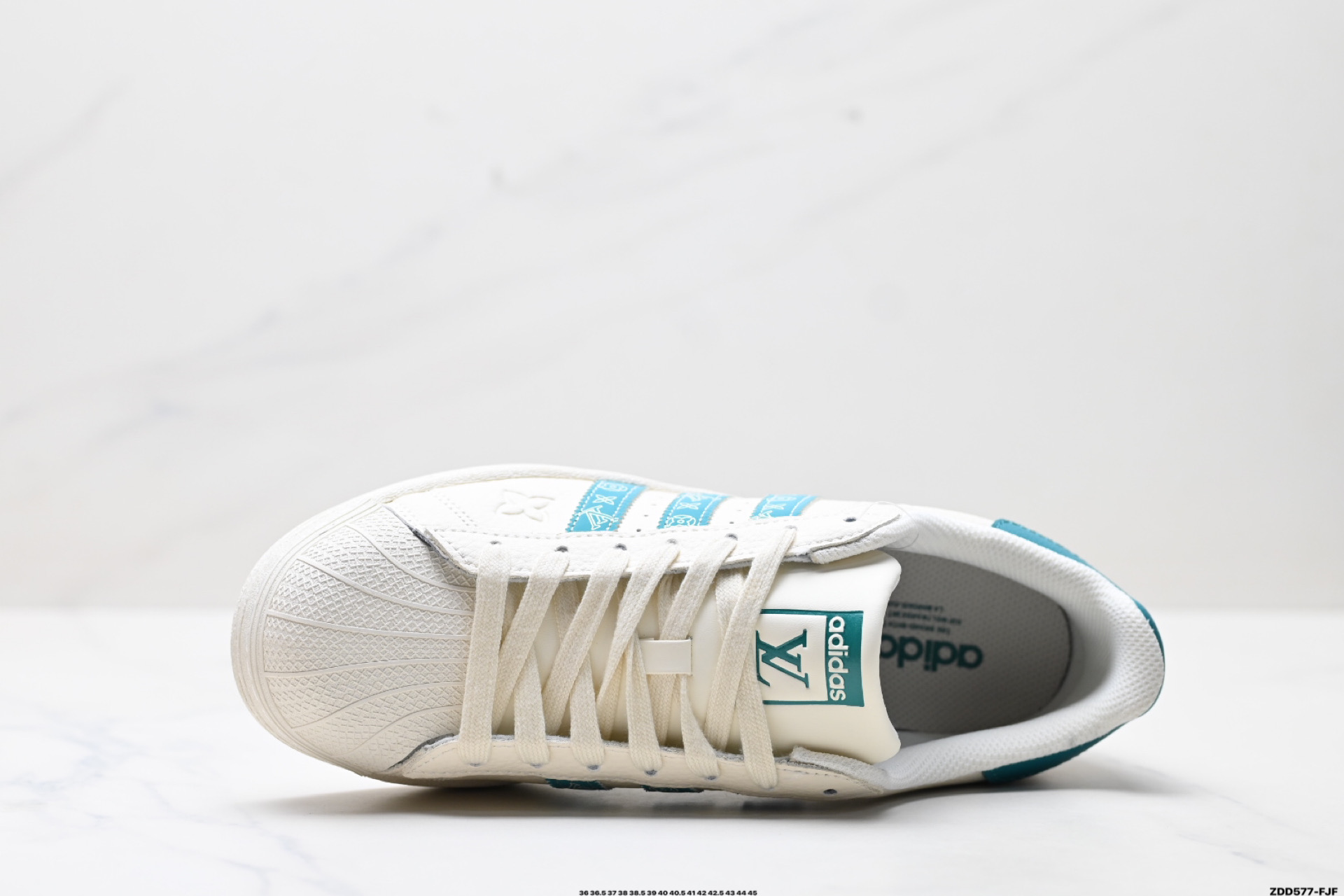 Adidas Superstar x Louis Vuitton: Zapatillas Casuales de Diseño Exclusivo 3 i1747241515996 8399 0 1