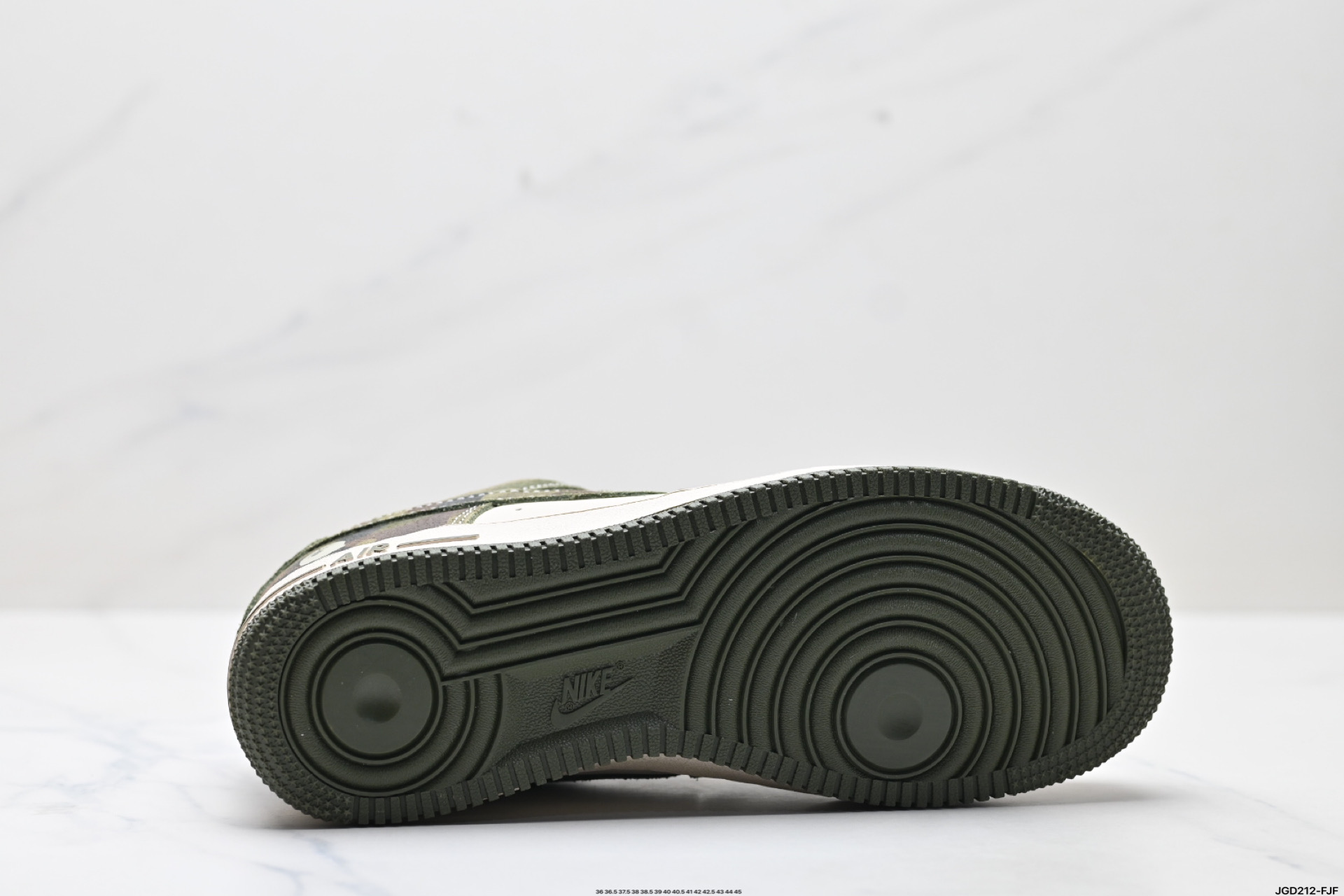 190 NIKE AIR FORCE 1‘07 CH6336-509