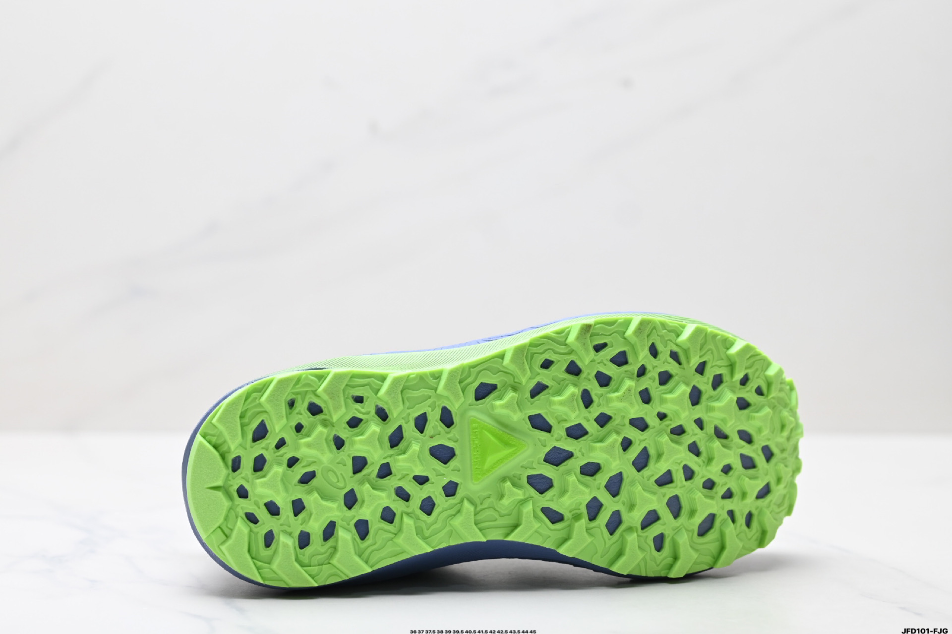 180 ASICS GEL-TRABUCO MAX 3 亚瑟士 网面透气 耐磨 越野跑步鞋 1011B800-001