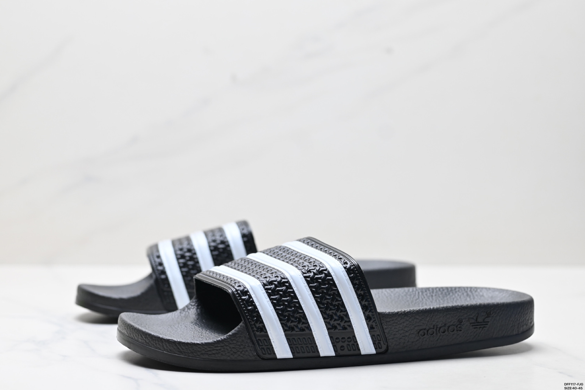75 Adidas originals Adilette 阿迪达斯 运动舒适 橡胶底一字拖鞋 G16220