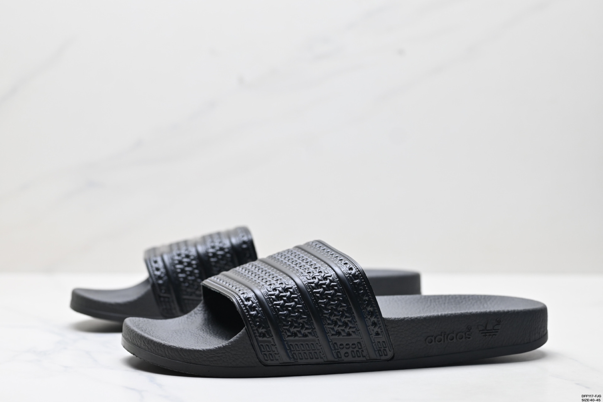 75 Adidas originals Adilette 阿迪达斯 运动舒适 橡胶底一字拖鞋 G16220