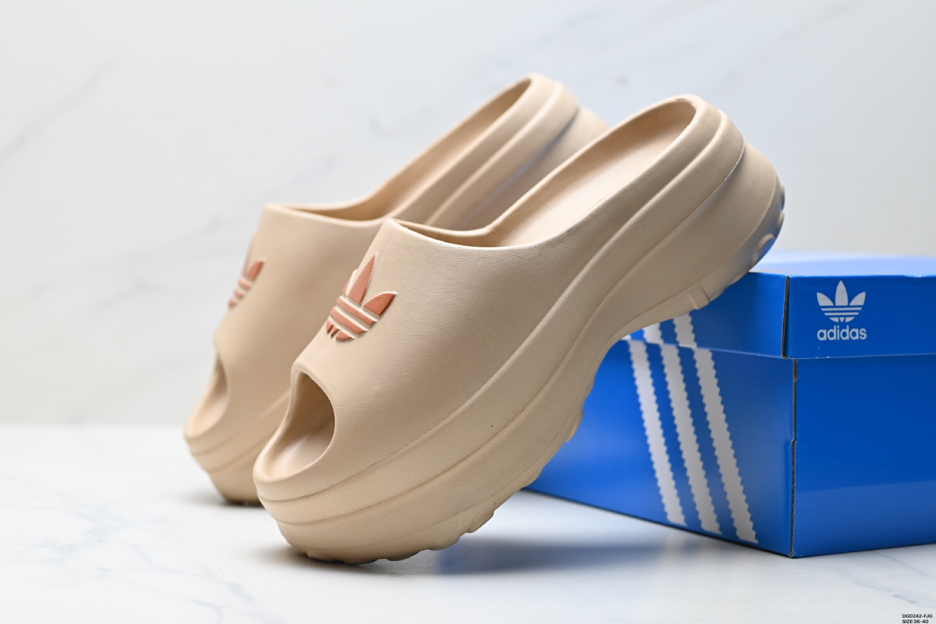 80 Adidas Originals AdiFOM Stan Stan 舒适百搭 防滑防磨一字拖鞋