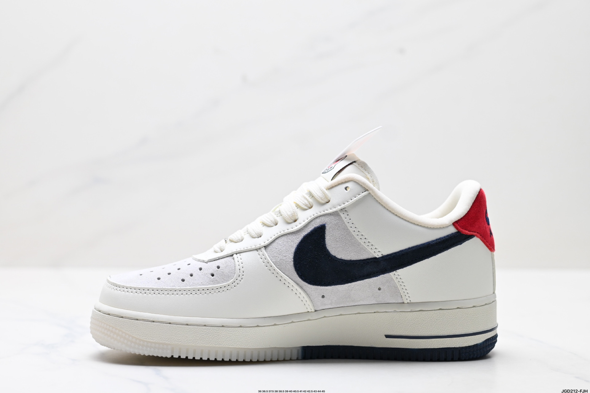 190 NIKE AIR FORCE 1‘07 CH6336-512