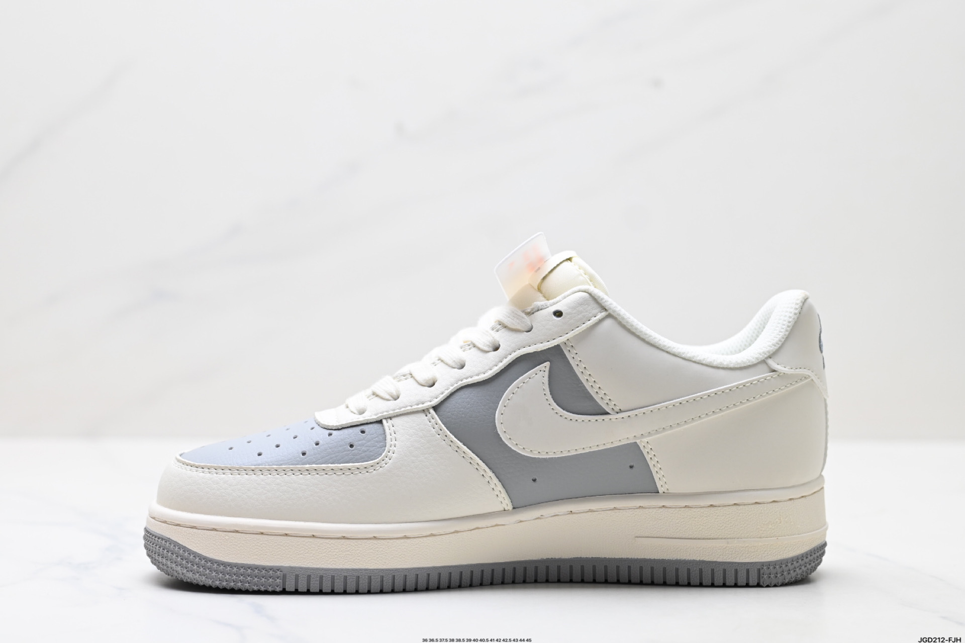 190 NIKE AIR FORCE 1‘07 BB8588-225