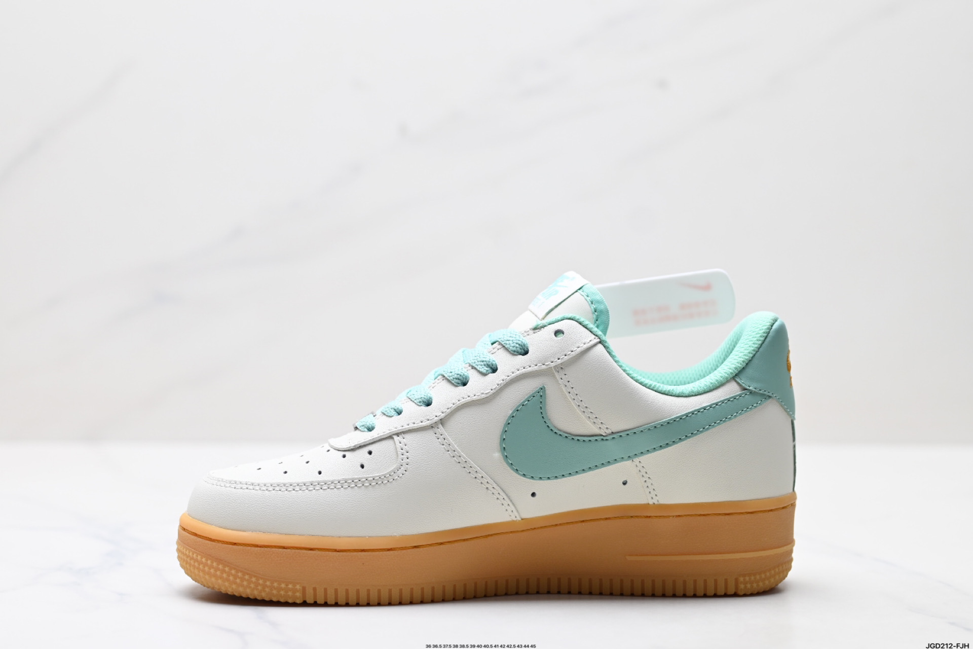 190 NIKE AIR FORCE 1‘07 XC2351-055
