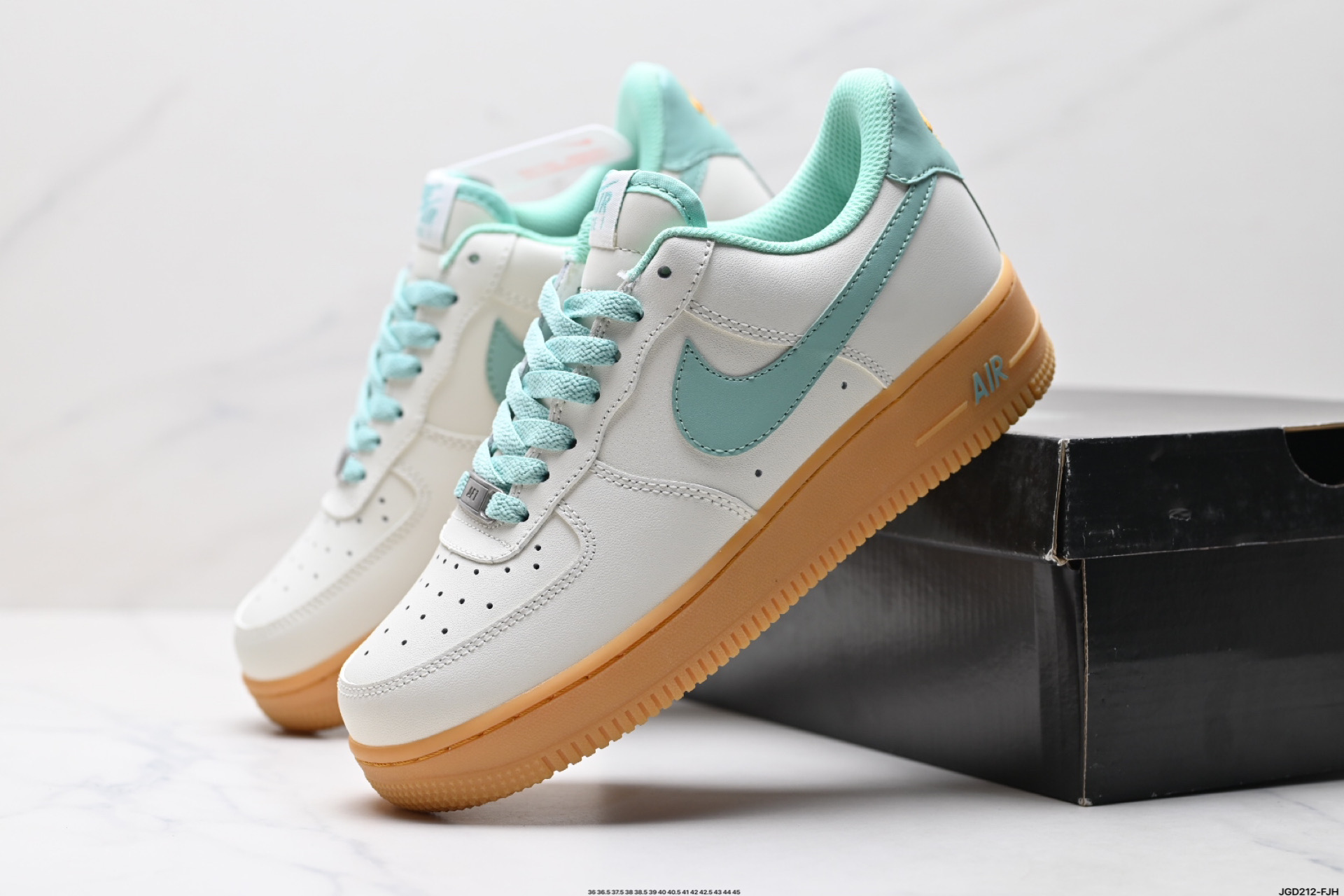 190 NIKE AIR FORCE 1‘07 XC2351-055