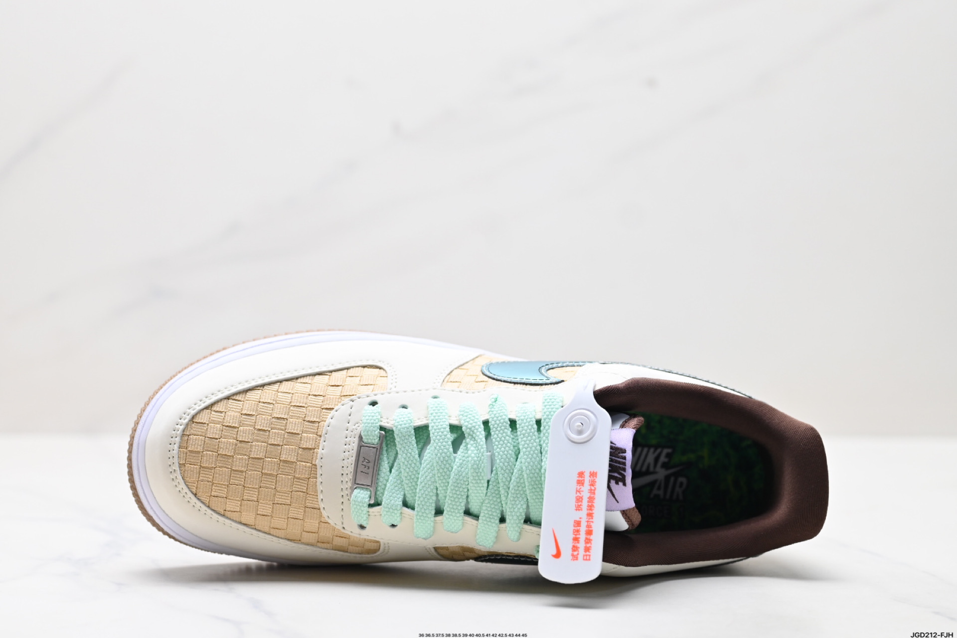 190 NIKE AIR FORCE 1‘07 原楦头原纸板 打造纯正低帮空军版型 IB5722-100