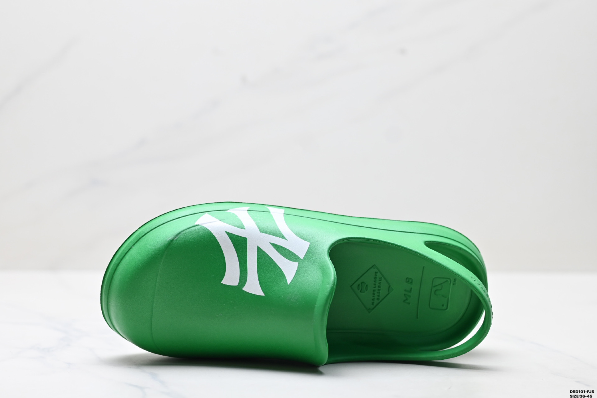 110 MLB Sandal Chunky Bouncer Clog Sandal 舒适百搭 橡胶底 防臭防滑包头拖鞋 3ASDCBC33