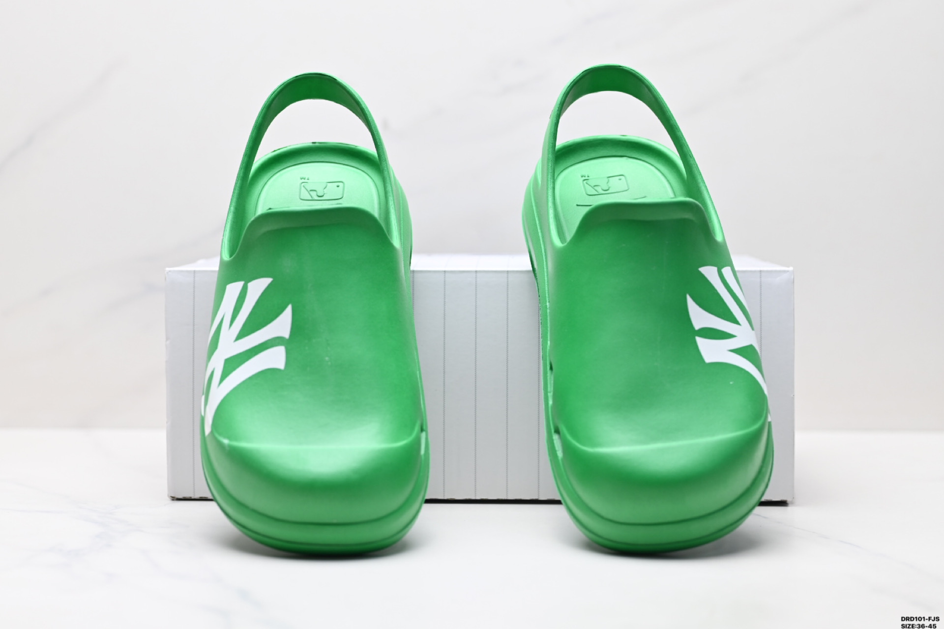 110 MLB Sandal Chunky Bouncer Clog Sandal 舒适百搭 橡胶底 防臭防滑包头拖鞋 3ASDCBC33
