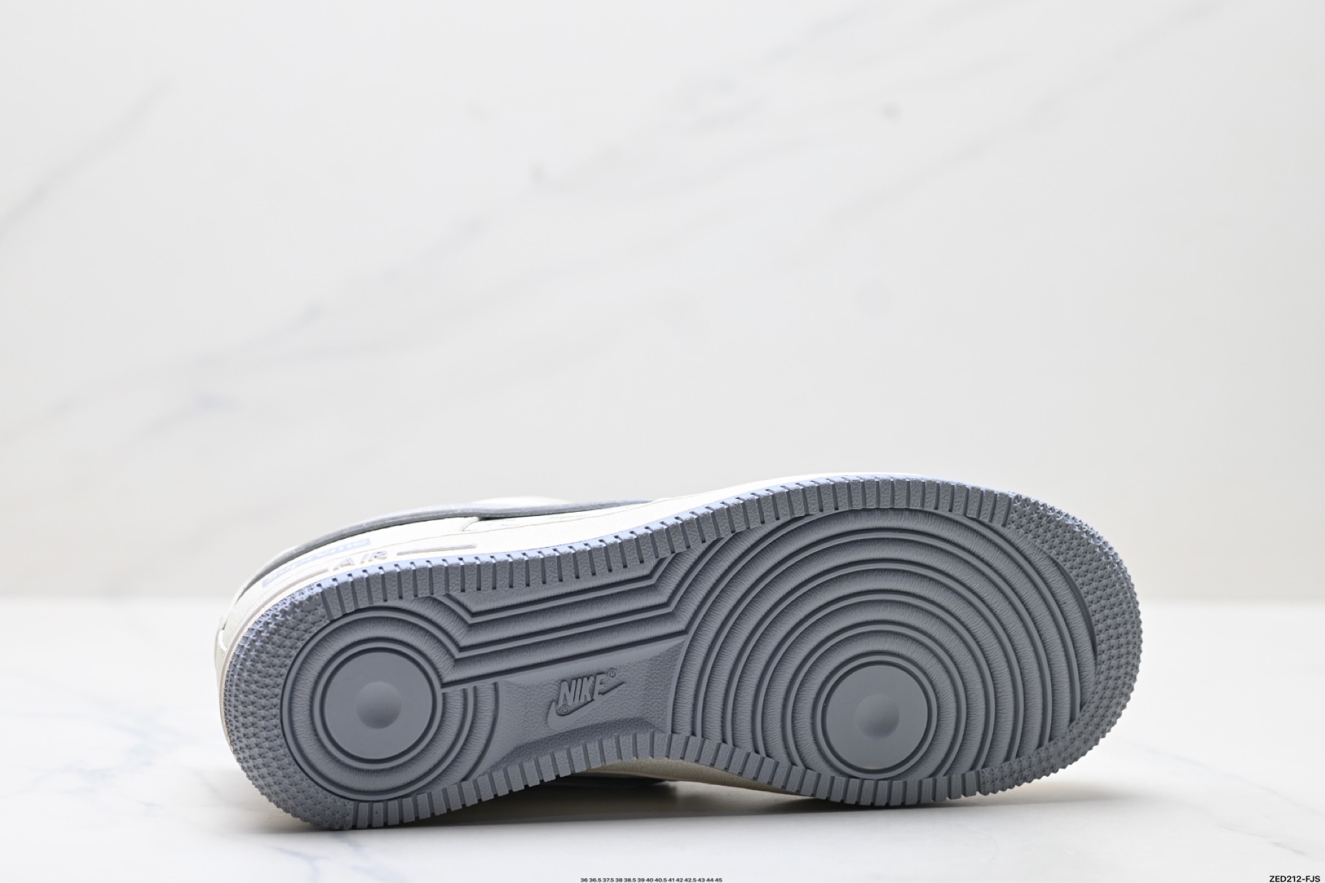 NIKE AIR FORCE 1‘07 XX3168-147