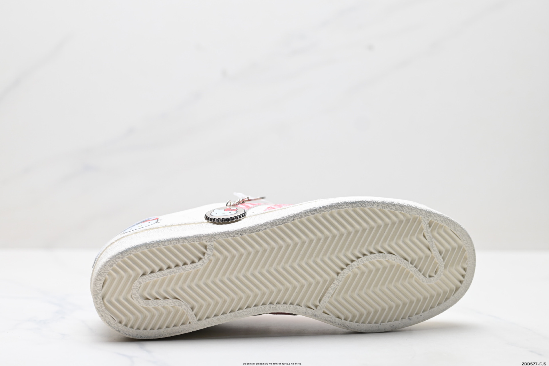 💰260
公司级✅Adidas Originals Superstar 阿迪达斯 三叶草 贝壳头’DIY’系列低帮经典百搭休闲运动板鞋
原装头层材料 用料绝不含糊 独家版型蒸餾加工帶來的是更好的视觉和脚感体验 清洁度 电绣工艺 皮料切割干净无任何毛边 细节完美
货号:XG0002
尺码:36 36.5 37 38 38.5 39 40 40.5 41 42 42.5 43 44 45
ID:ZDD577-FJS