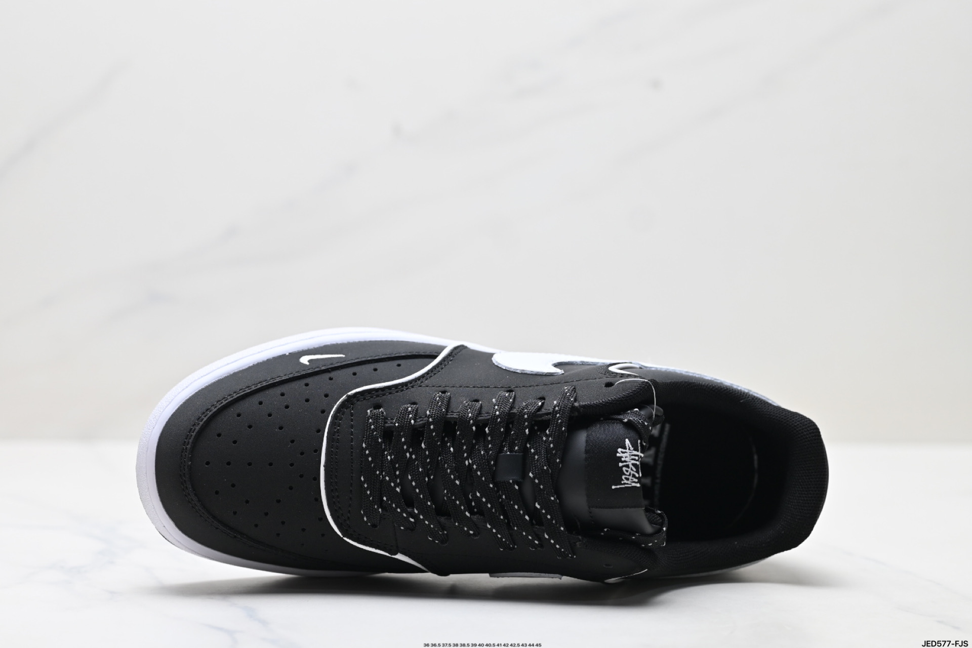 💰190
公司级✅NIKE COURT VISION LO 低帮百搭 透气休闲运动板鞋 
兼顾舒适脚感和出众风范 演绎匠心之作 结构性的支撑贴合感结合复古篮球设计 
电绣工艺 皮料切割干净无任何毛边 细节完美
货号:FD5188-113
尺码:36 36.5 37.5 38 38.5 39 40 40.5 41 42 42.5 43 44 45
ID:JED577-FJS
