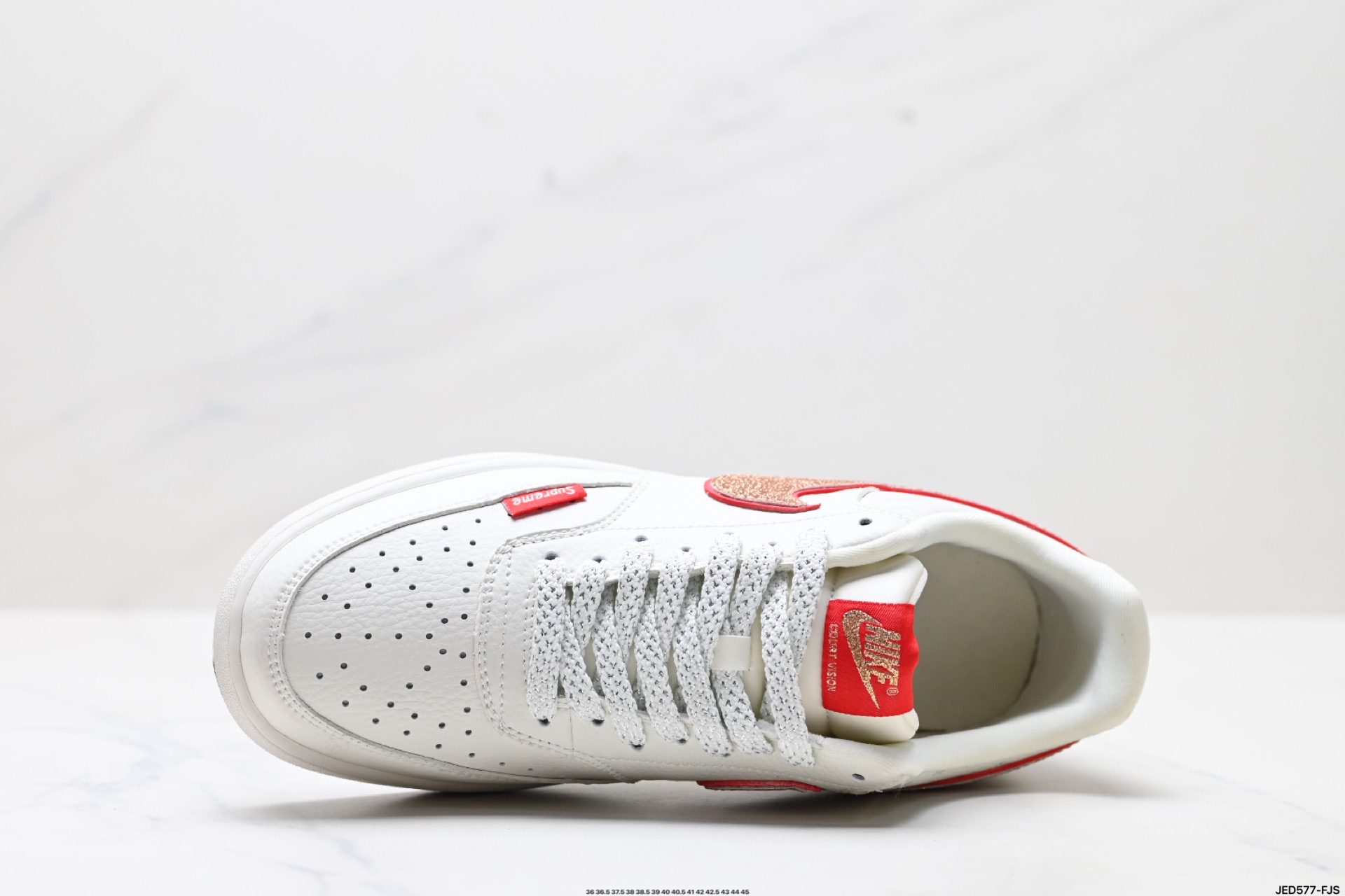 💰190
公司级✅NIKE COURT VISION LO 低帮百搭 透气休闲运动板鞋 
兼顾舒适脚感和出众风范 演绎匠心之作 结构性的支撑贴合感结合复古篮球设计 
电绣工艺 皮料切割干净无任何毛边 细节完美
货号:FD5188-113
尺码:36 36.5 37.5 38 38.5 39 40 40.5 41 42 42.5 43 44 45
ID:JED577-FJS