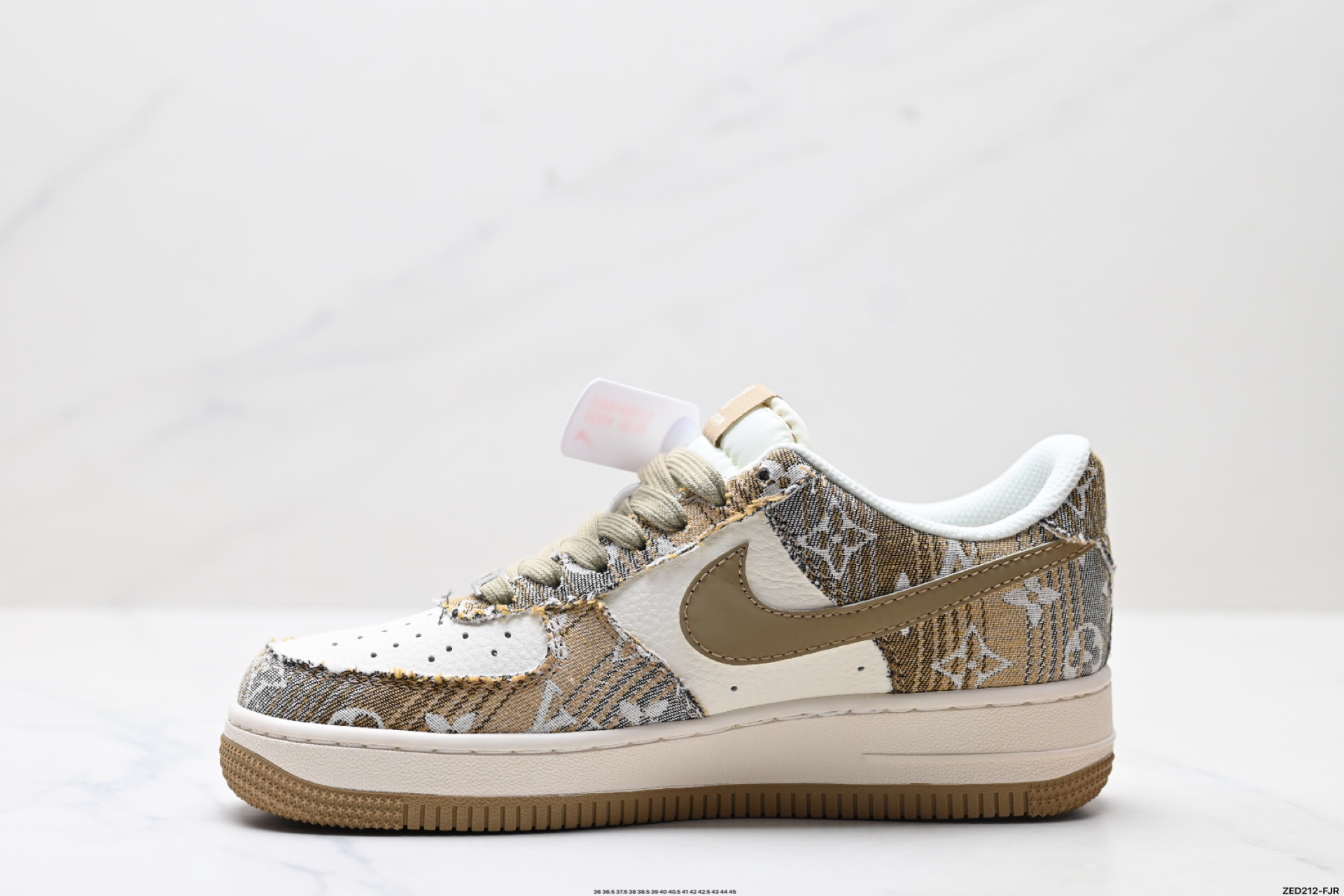 270 NIKE AIR FORCE 1‘07 LV8 XS1958-582