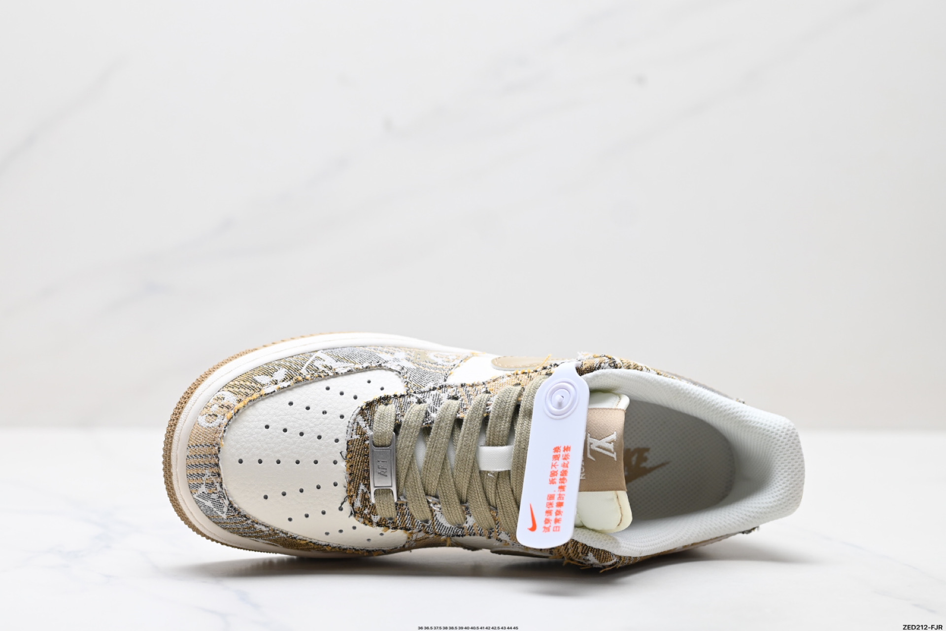 270 NIKE AIR FORCE 1‘07 LV8 XS1958-582