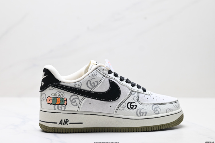 Nike Air Force 1 '07 Gucci בהתאמה אישית - נוחות וסגנון אייקוני 1 Nike Air Force 1 ’07 Gucci בהתאמה אישית – נוחות וסגנון אייקוני