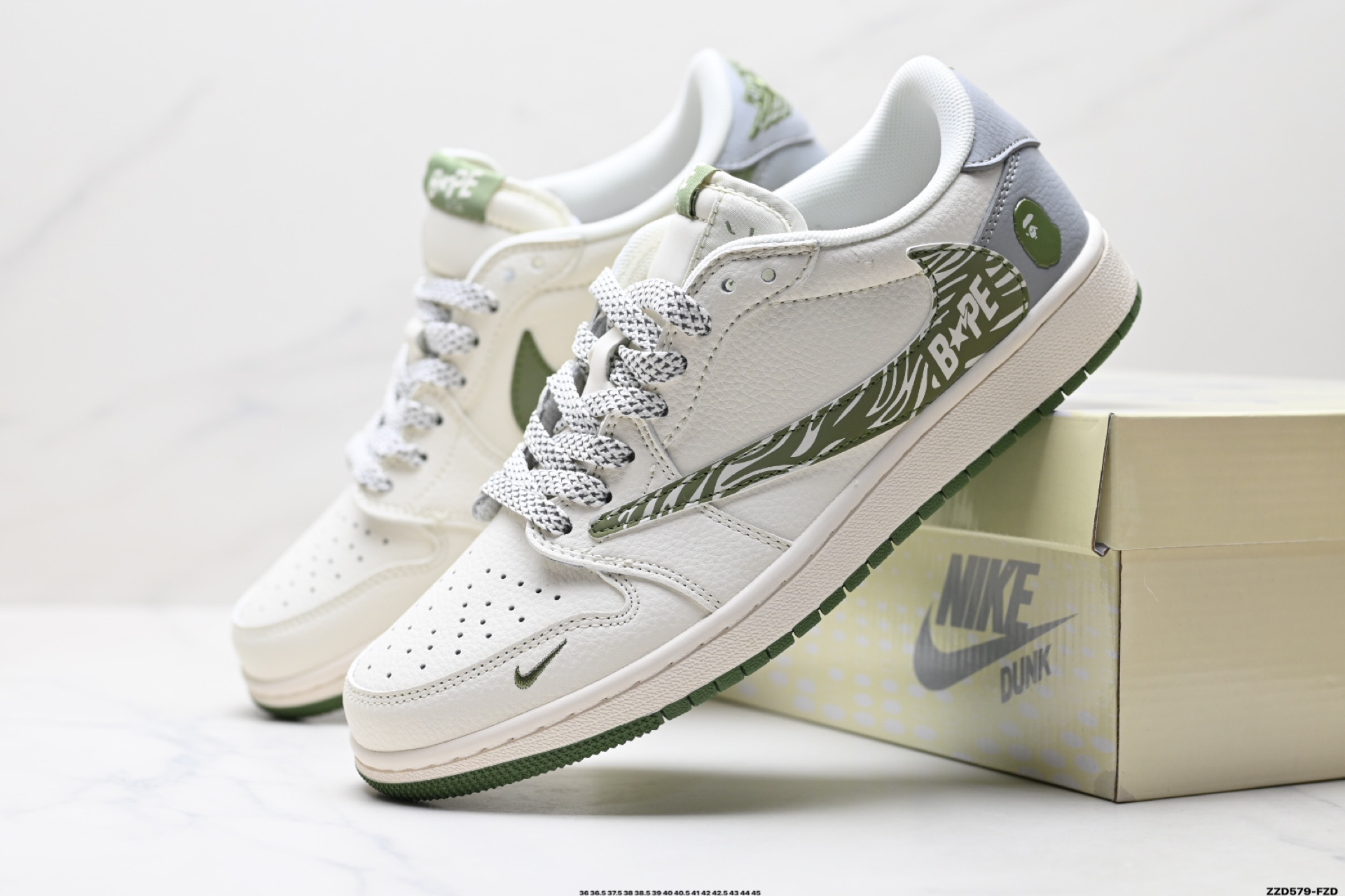 260 Nike Air Jordan 1 x Travis Scott AJ1倒勾 乔一倒钩 ‘DIY’定制 耐克 低帮文化篮球鞋 HS8068-004