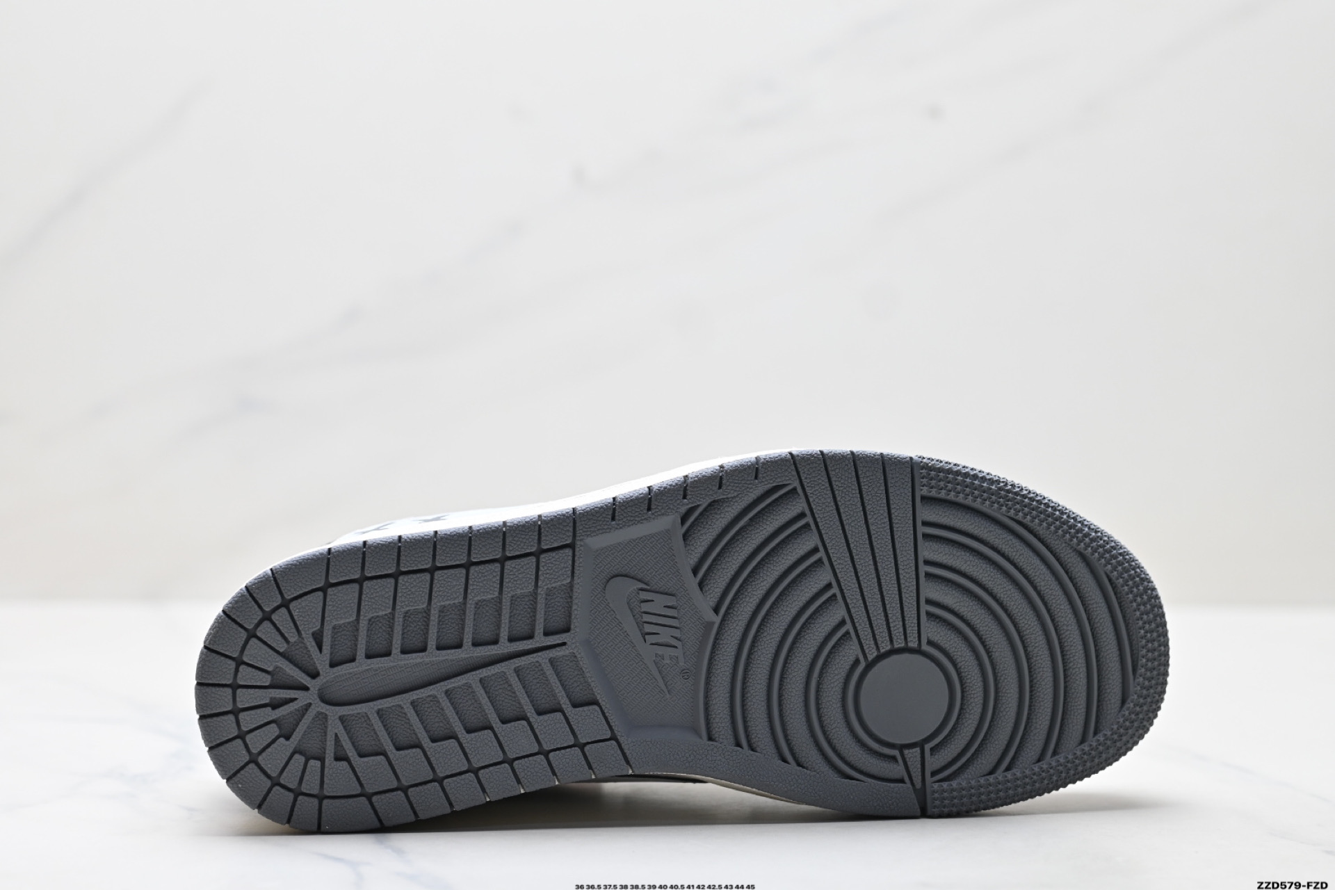 260 Nike Air Jordan 1 x Travis Scott AJ1倒勾 乔一倒钩 ‘DIY’定制 耐克 低帮文化篮球鞋 HS8068-001