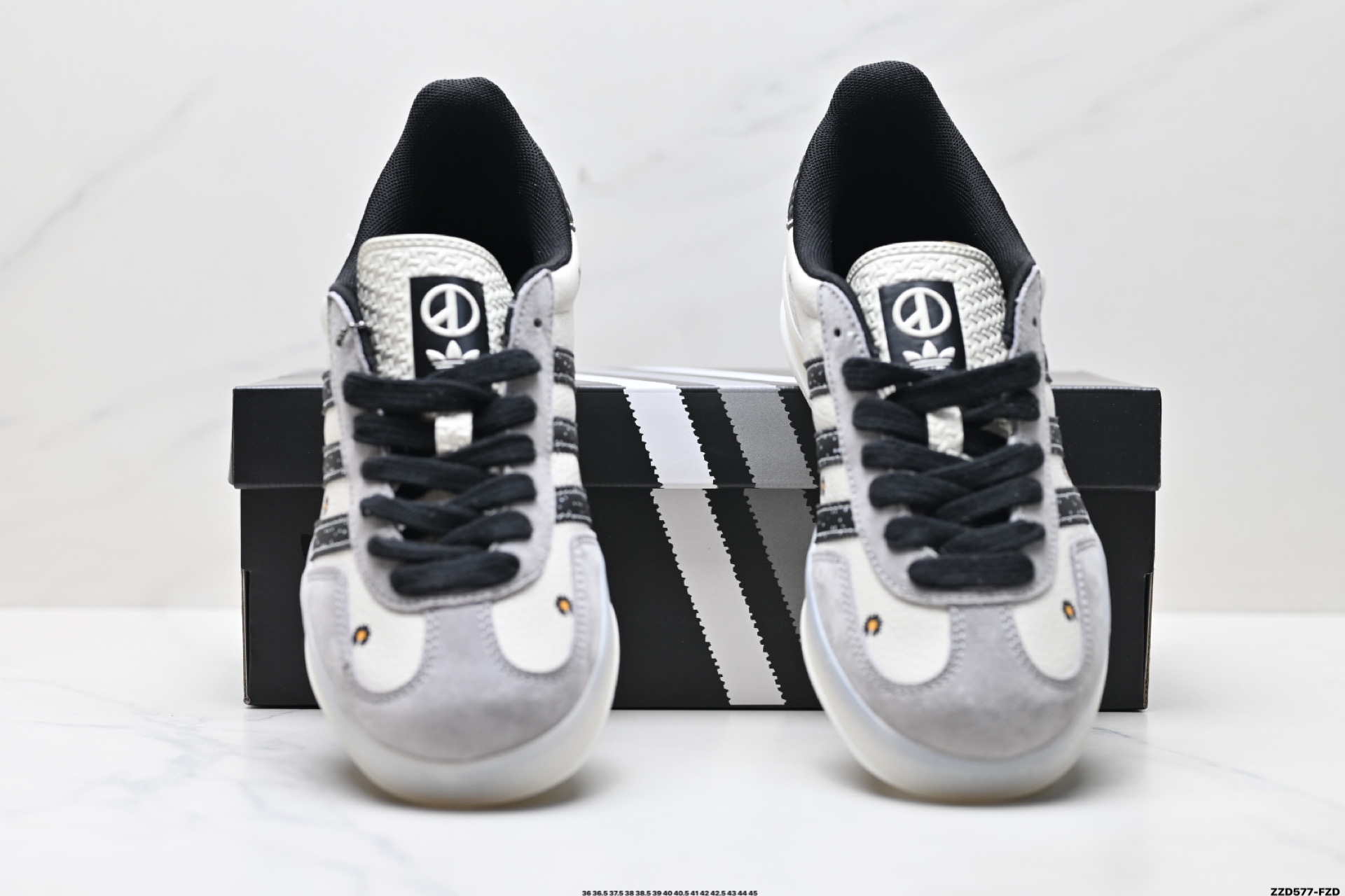 260 Adidas Originals Gazelle indoor ‘DIY‘定制 系列 阿迪达斯 三叶草绅士德训足球风百搭低帮休闲运动板鞋 DM1234-011