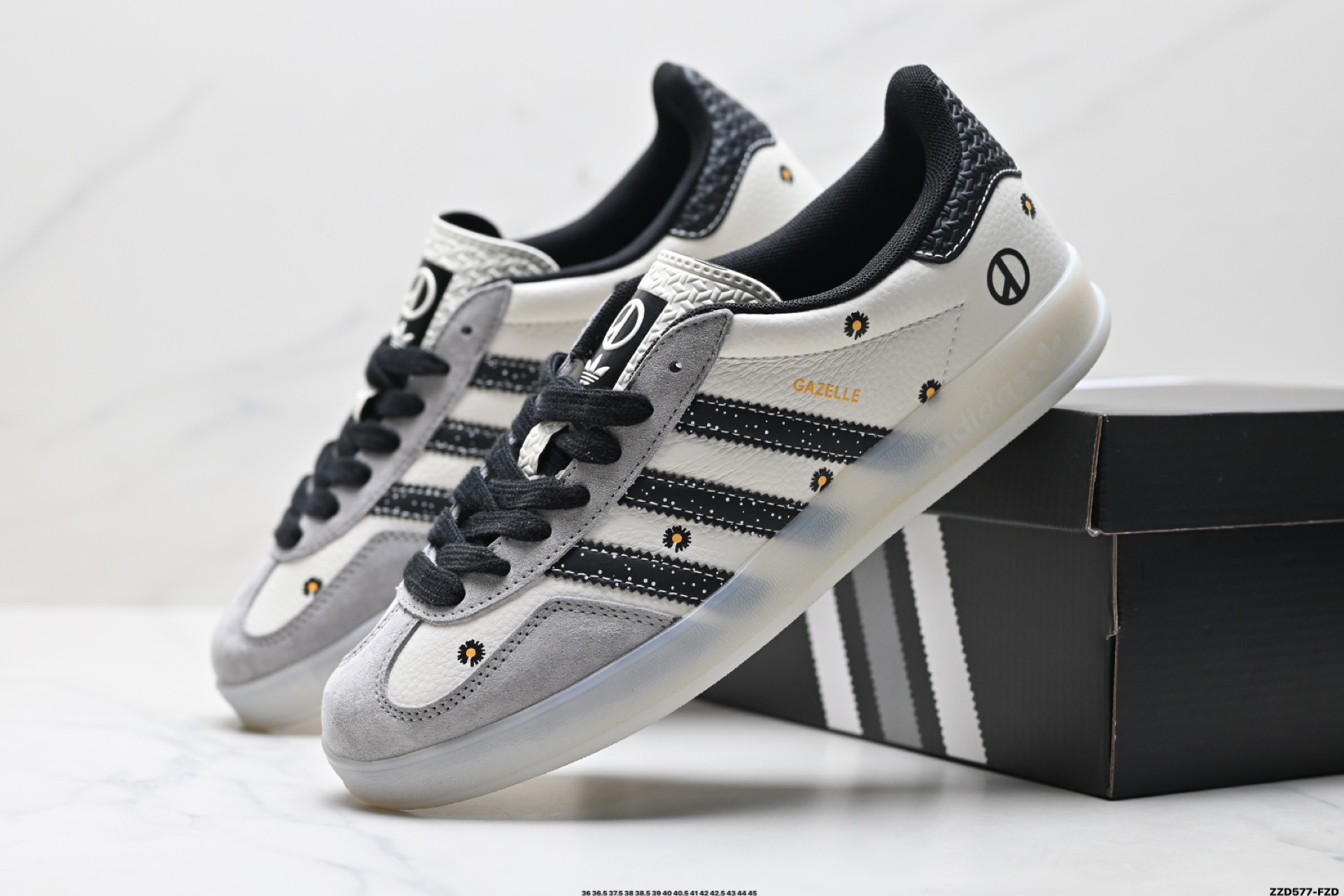 260 Adidas Originals Gazelle indoor ‘DIY‘定制 系列 阿迪达斯 三叶草绅士德训足球风百搭低帮休闲运动板鞋 DM1234-011