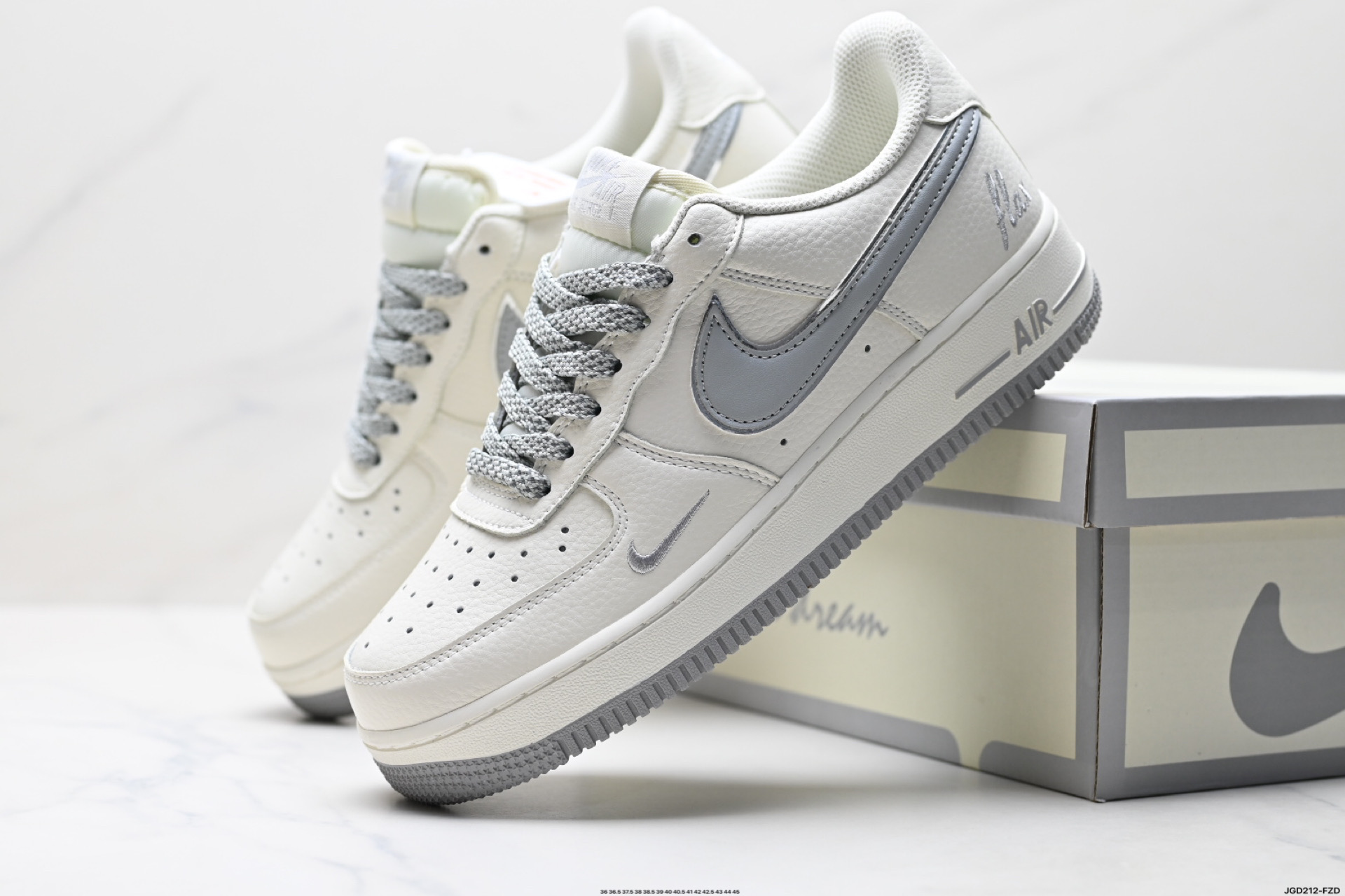 190 NIKE AIR FORCE 1‘07 LV8 BB8588-221