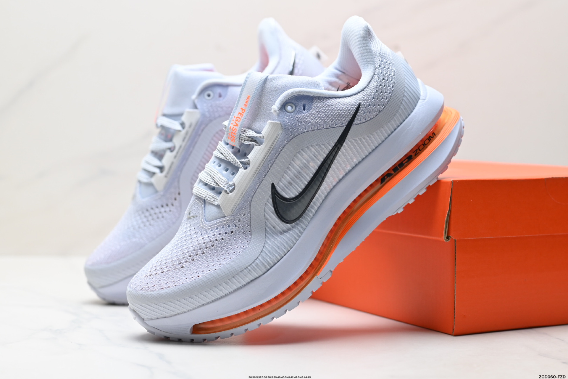 300 Nike Air Zoom Pegasus 耐克2025新款气垫缓震休闲男女跑步鞋 HQ2593-001
