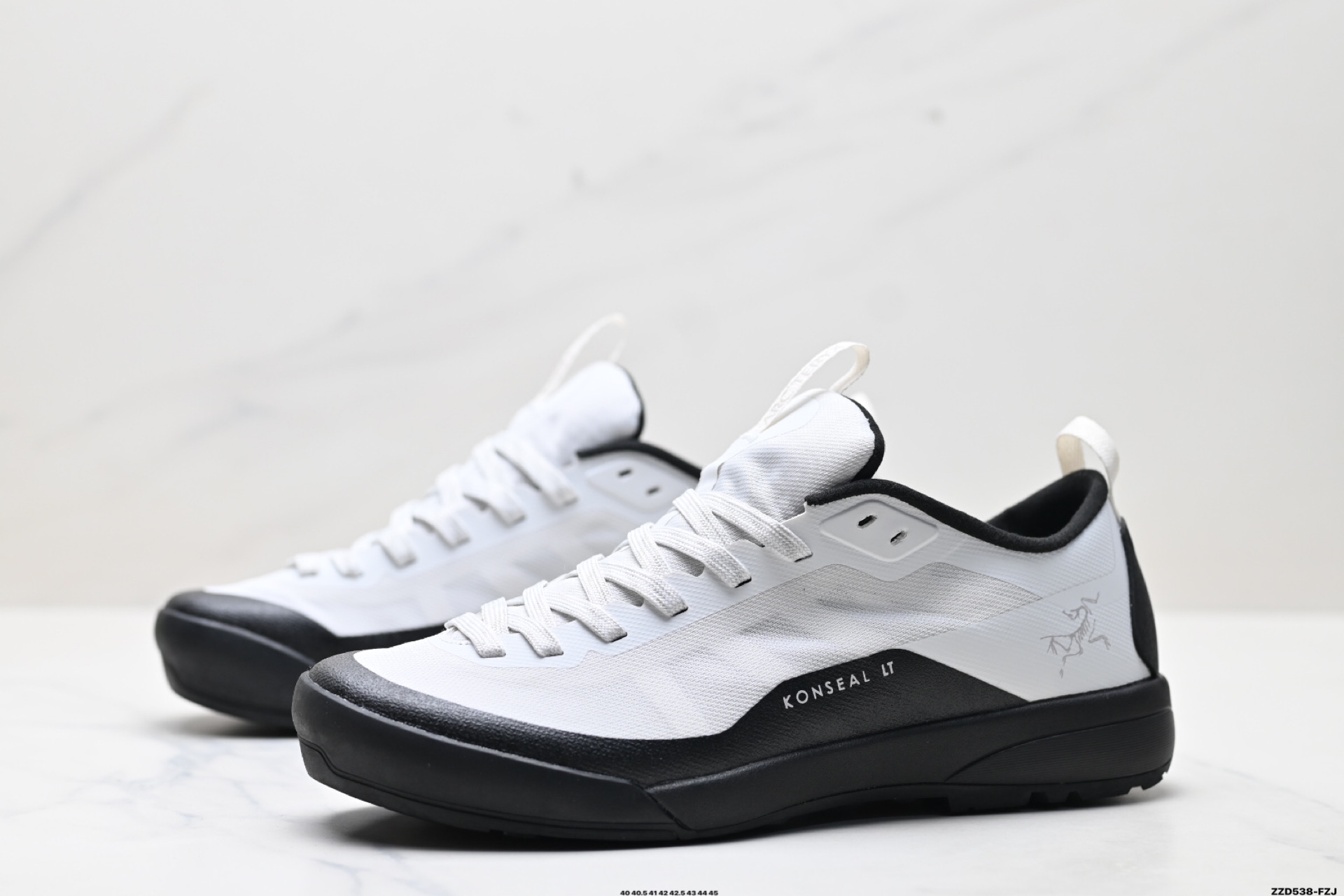 💰220
公司级✅Arcteryx始祖鸟 Konseal LT 轻量 网布防滑轻便耐磨 低帮户外运动跑步鞋
konseal LT的外观看似朴实 却散发着一股高贵气息 虽然是标榜越野鞋 但其实越野跑与登山乃一体两面的运动 皆在相同的山林场域之中进行 包含轻量化鞋身 MegaGrip大底 OrthoLite 3D鞋垫 EVA弹性混合中底等等 以及这次所使用的最新防水透气科技 
抓地力优良的VibramMegaGrip 鞋带收纳设计 避免鞋带勾到绊倒 全脚掌舒适稳定 EVA弹性混合中底 OrthoLite 3D鞋垫 前脚掌TPU支撑片
Size:40-45
ID:ZZD538-FZJ