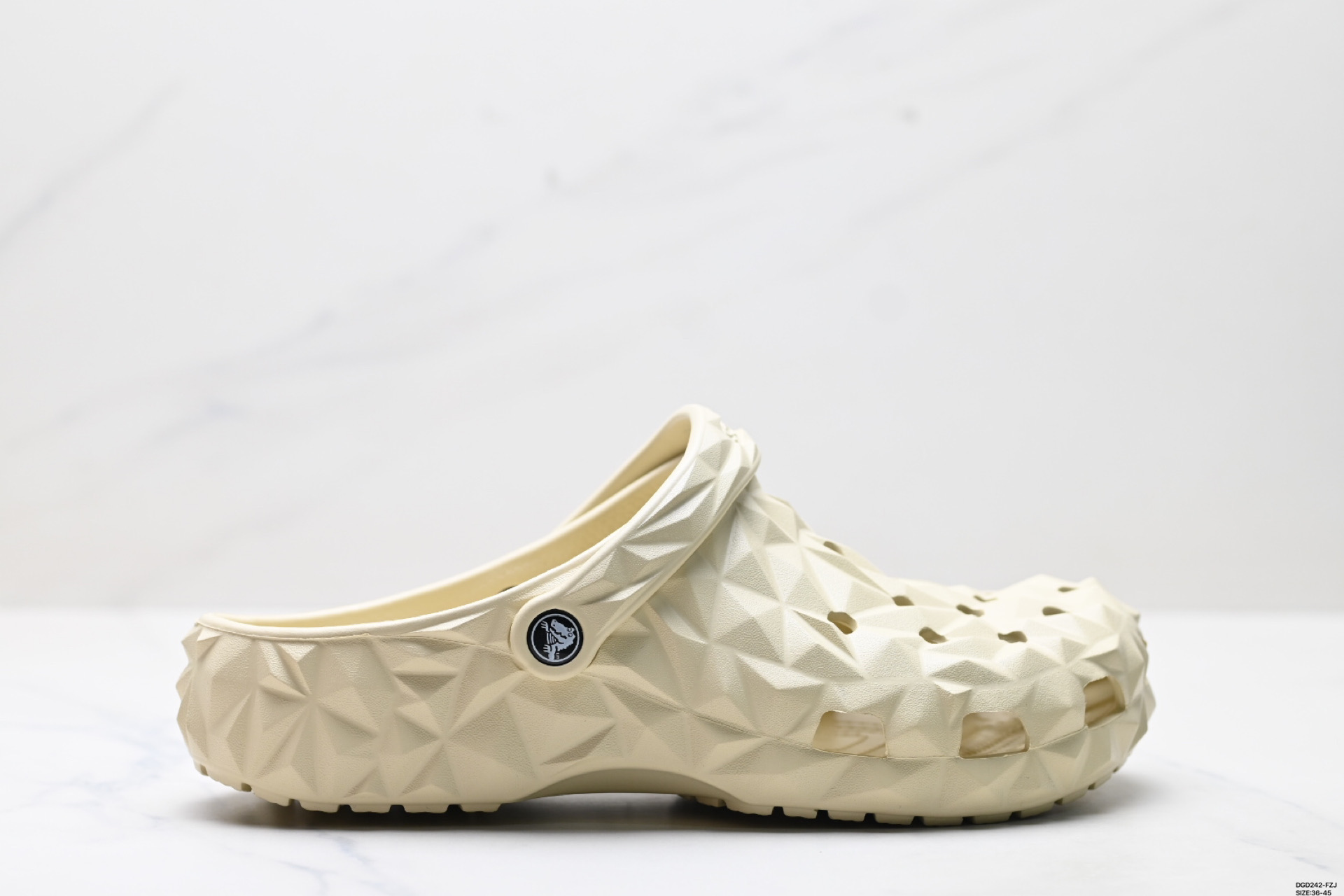 80 Crocs卡骆驰 EVA 榴莲洞洞鞋 一体成型 室外沙滩涉水休闲运动拖鞋