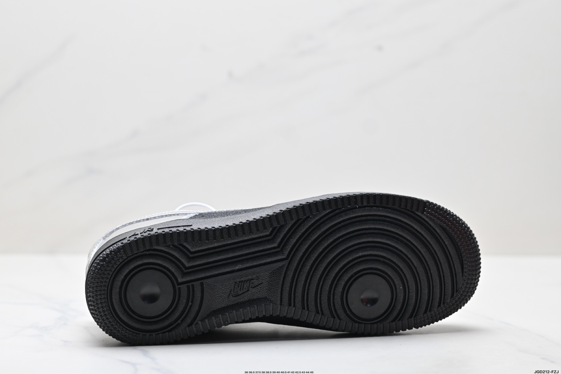 190 NIKE AIR FORCE 1‘07 HF2885-001