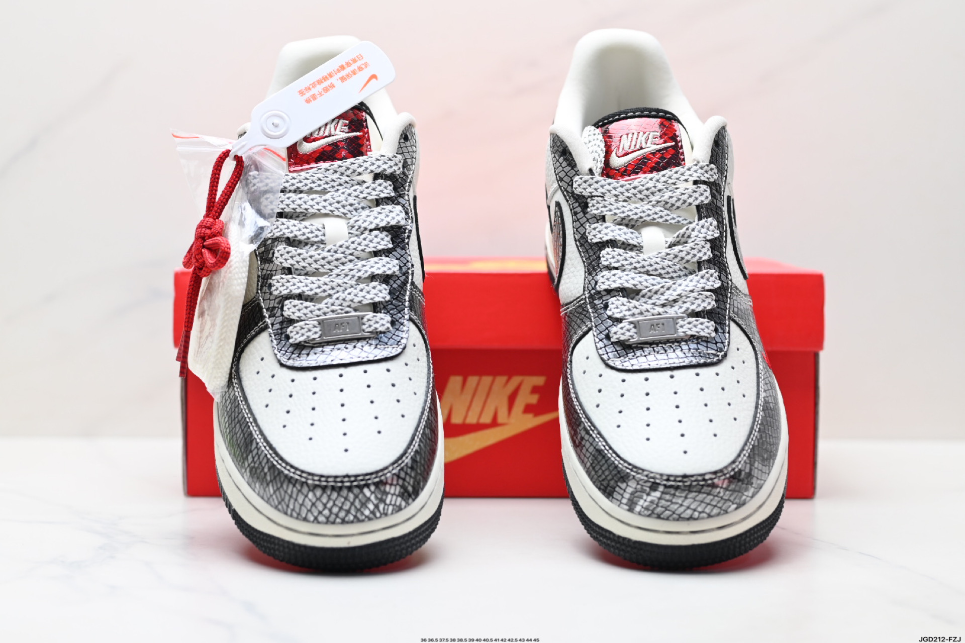 190 NIKE AIR FORCE 1‘07 CH6336-521