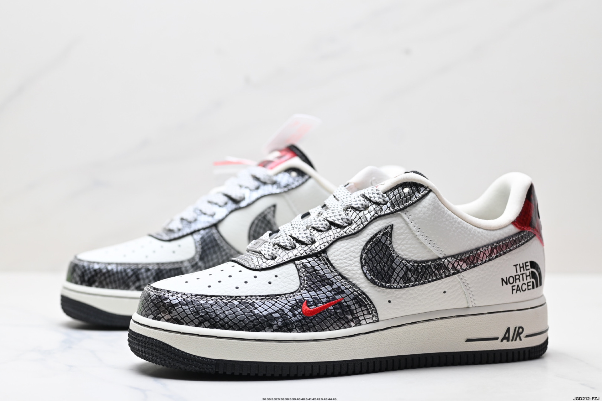 190 NIKE AIR FORCE 1‘07 CH6336-521