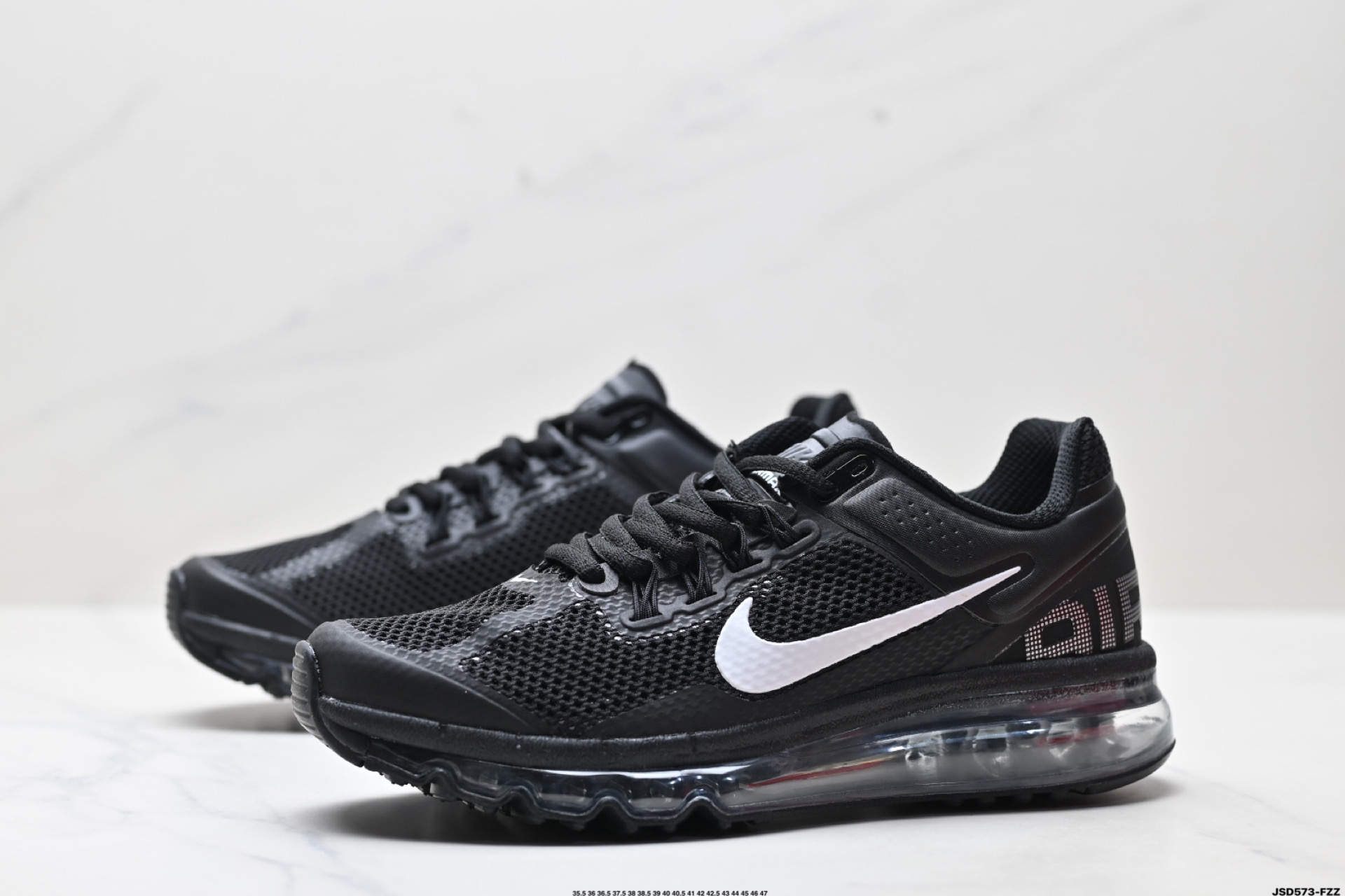 210 Nike Air Max 2013 联名气垫跑鞋 整体依旧以Stussy标志性的麻布编织材质覆盖 554886-108
