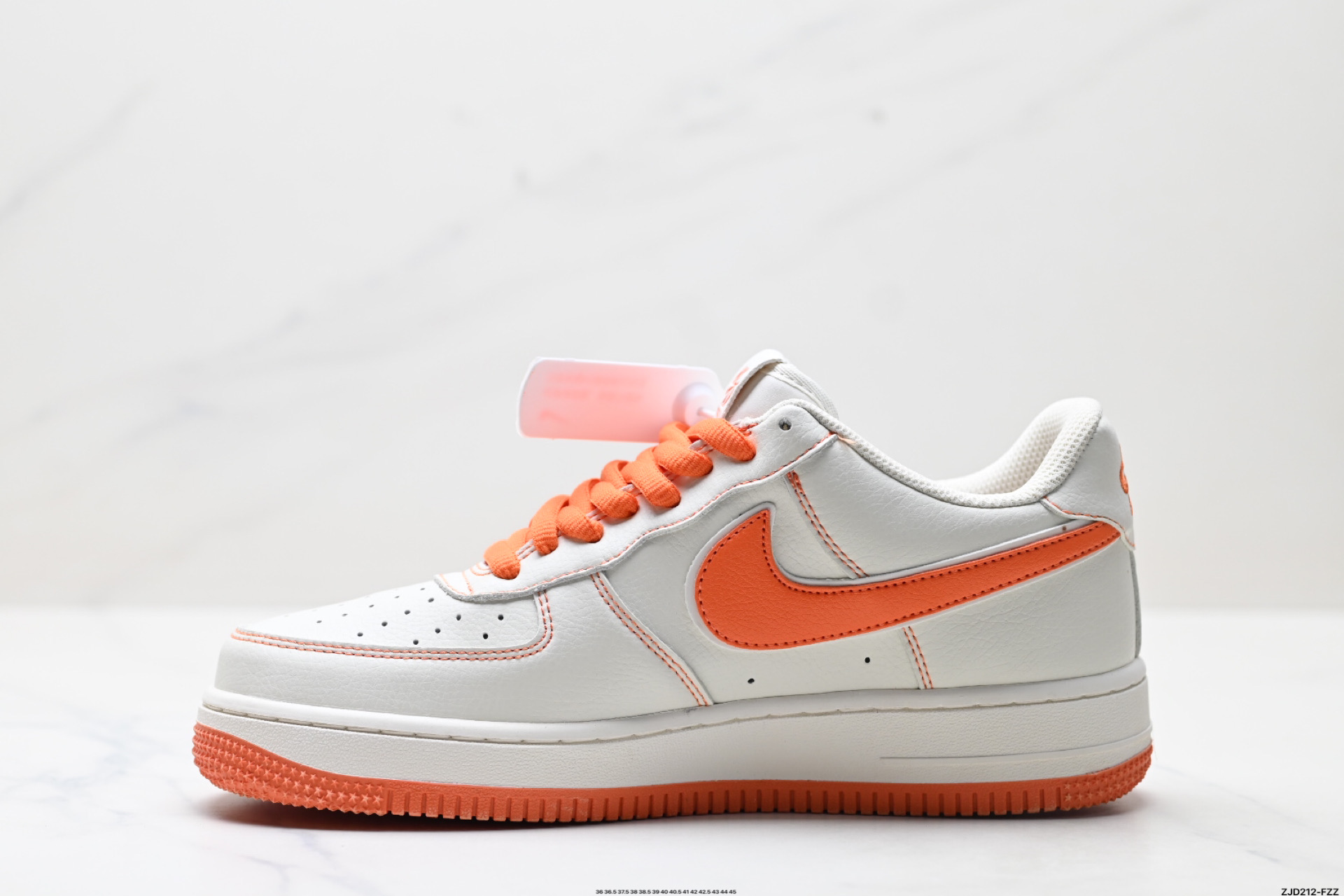 250 NIKE AIR FORCE 1‘07 LV8 FR0538-092