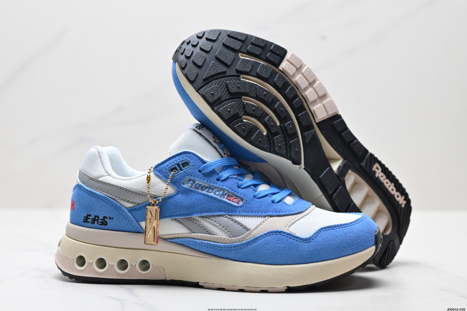 Reebok ERS World: Zapatillas Retro para Hombre, Comodidad y Estilo Urbano 6 i1747933268314 4968 0 4