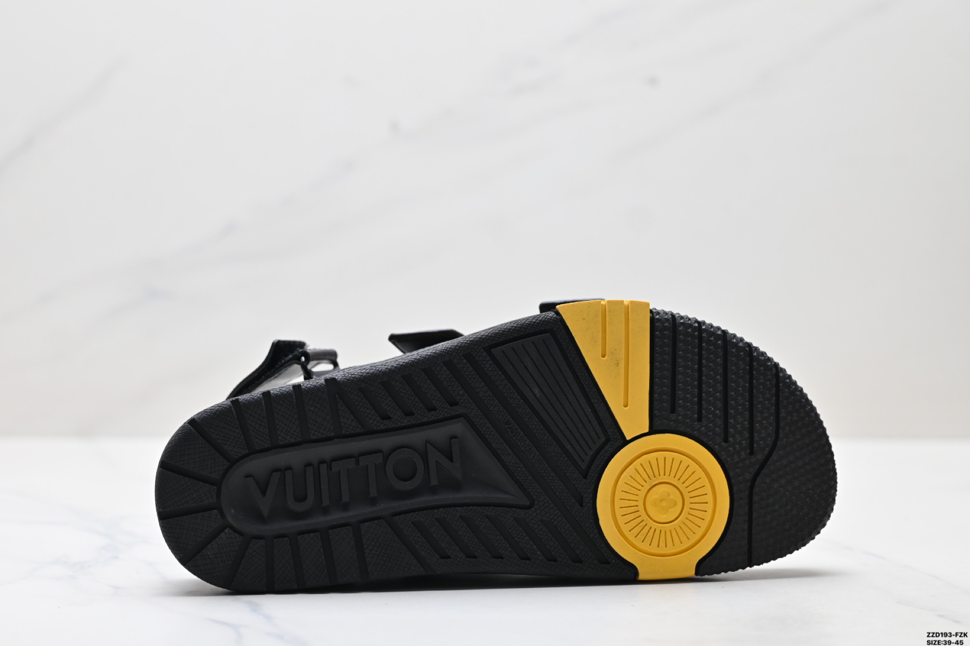 纯原Louis Vuitton Trainer 路易威登 舒适百搭 夏季厚底凉鞋 1A8ZLT