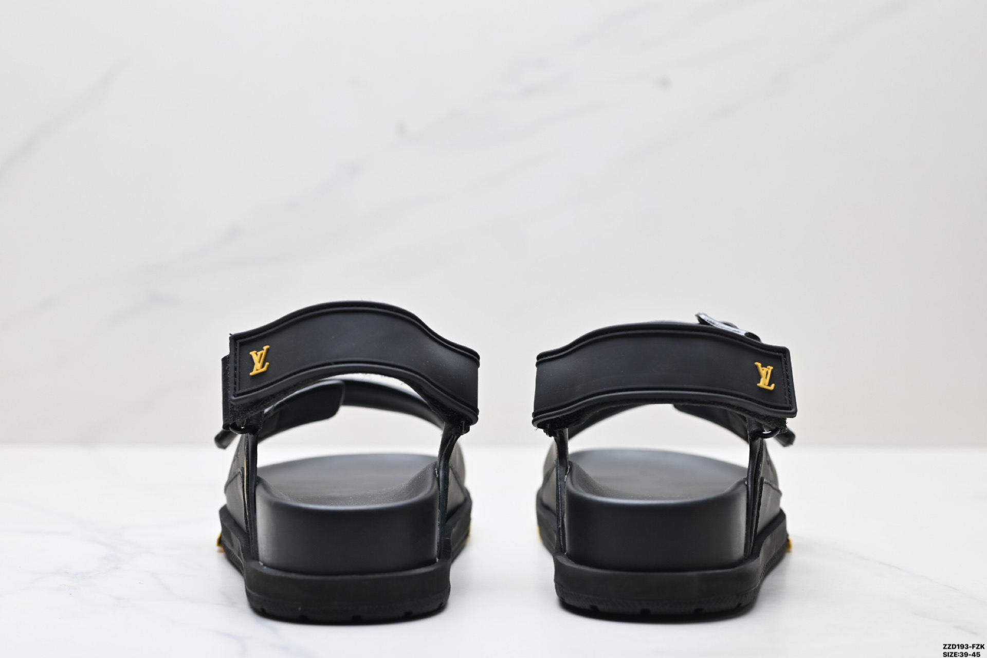 纯原Louis Vuitton Trainer 路易威登 舒适百搭 夏季厚底凉鞋 1A8ZLT