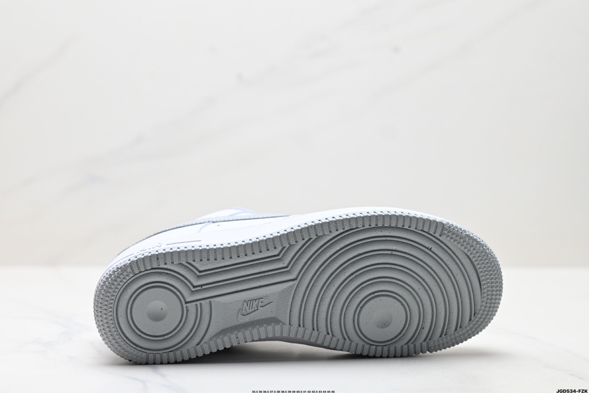 NIKE AIR FORCE 1‘07 LV8 FJ4146-100