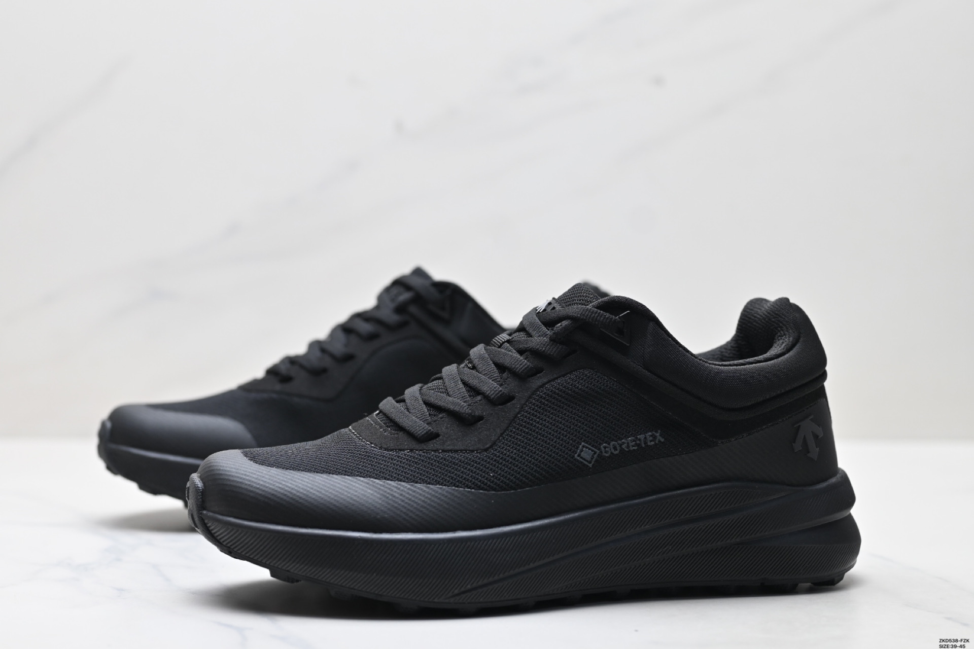 280 迪桑特DESCENTE BOA DUALIS都市通勤 GORE-TEX 时尚舒适 防滑耐磨 时尚休闲运动覆盖防水男子越野跑鞋