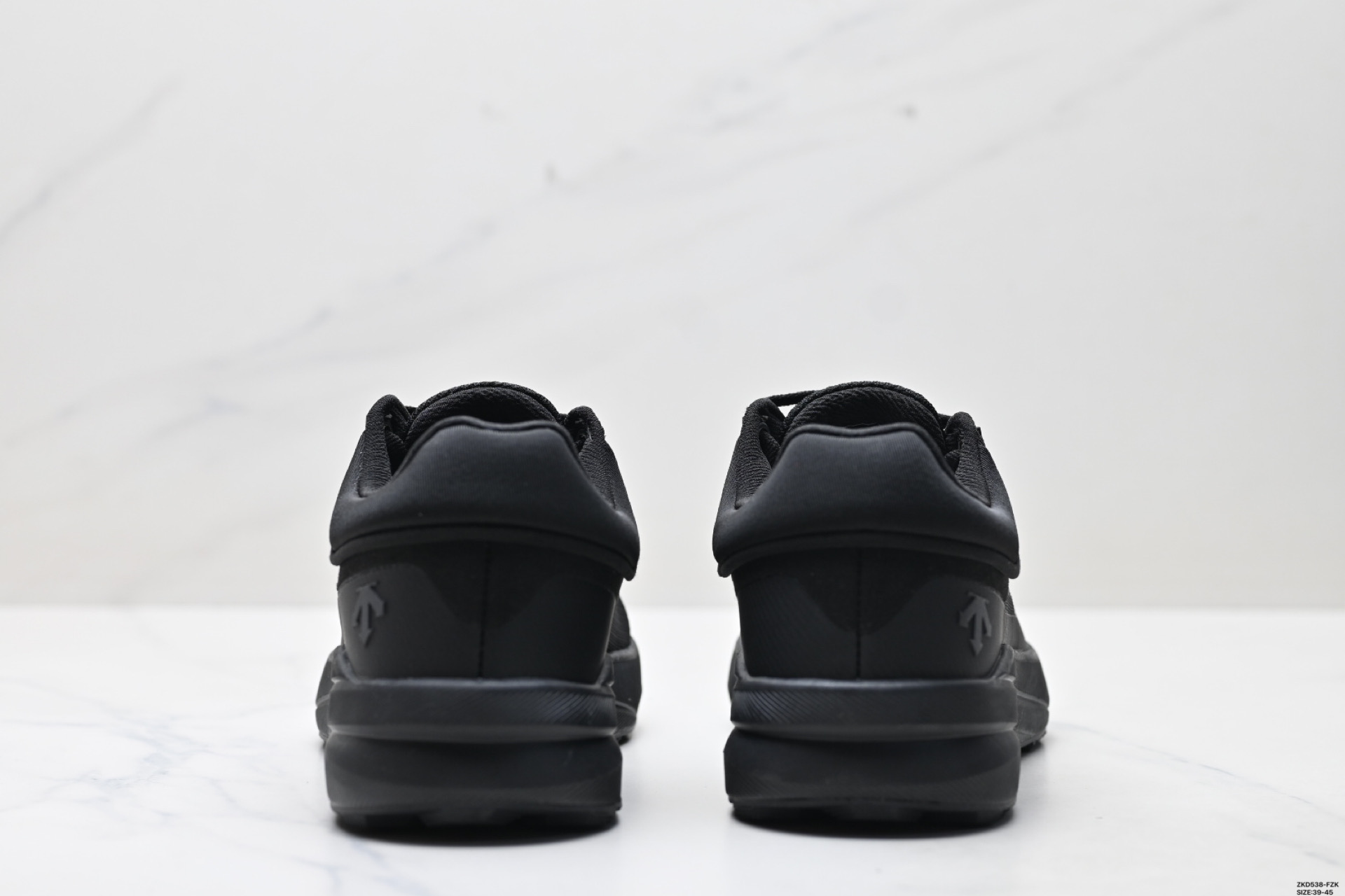 280 迪桑特DESCENTE BOA DUALIS都市通勤 GORE-TEX 时尚舒适 防滑耐磨 时尚休闲运动覆盖防水男子越野跑鞋