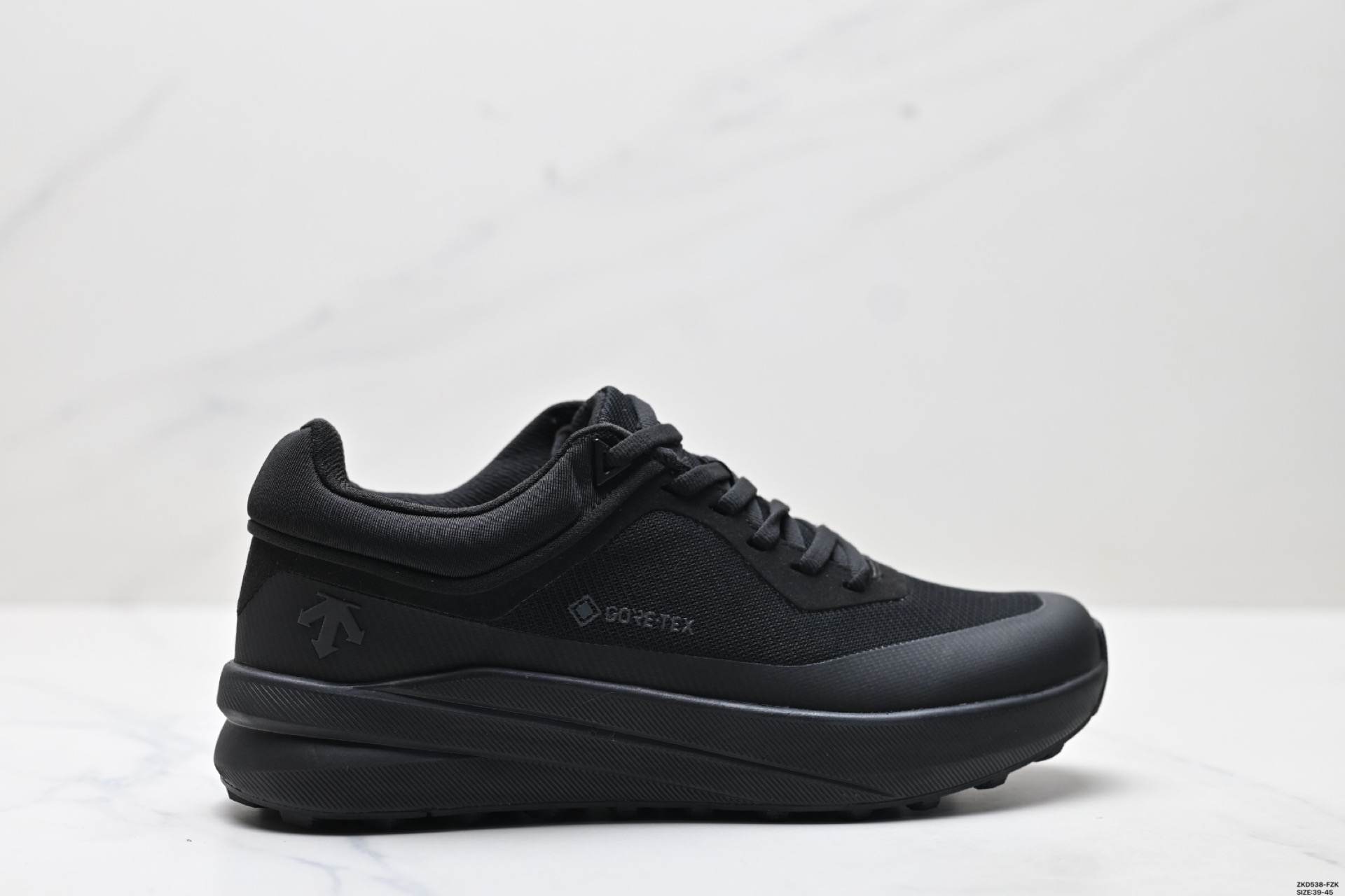 280 迪桑特DESCENTE BOA DUALIS都市通勤 GORE-TEX 时尚舒适 防滑耐磨 时尚休闲运动覆盖防水男子越野跑鞋