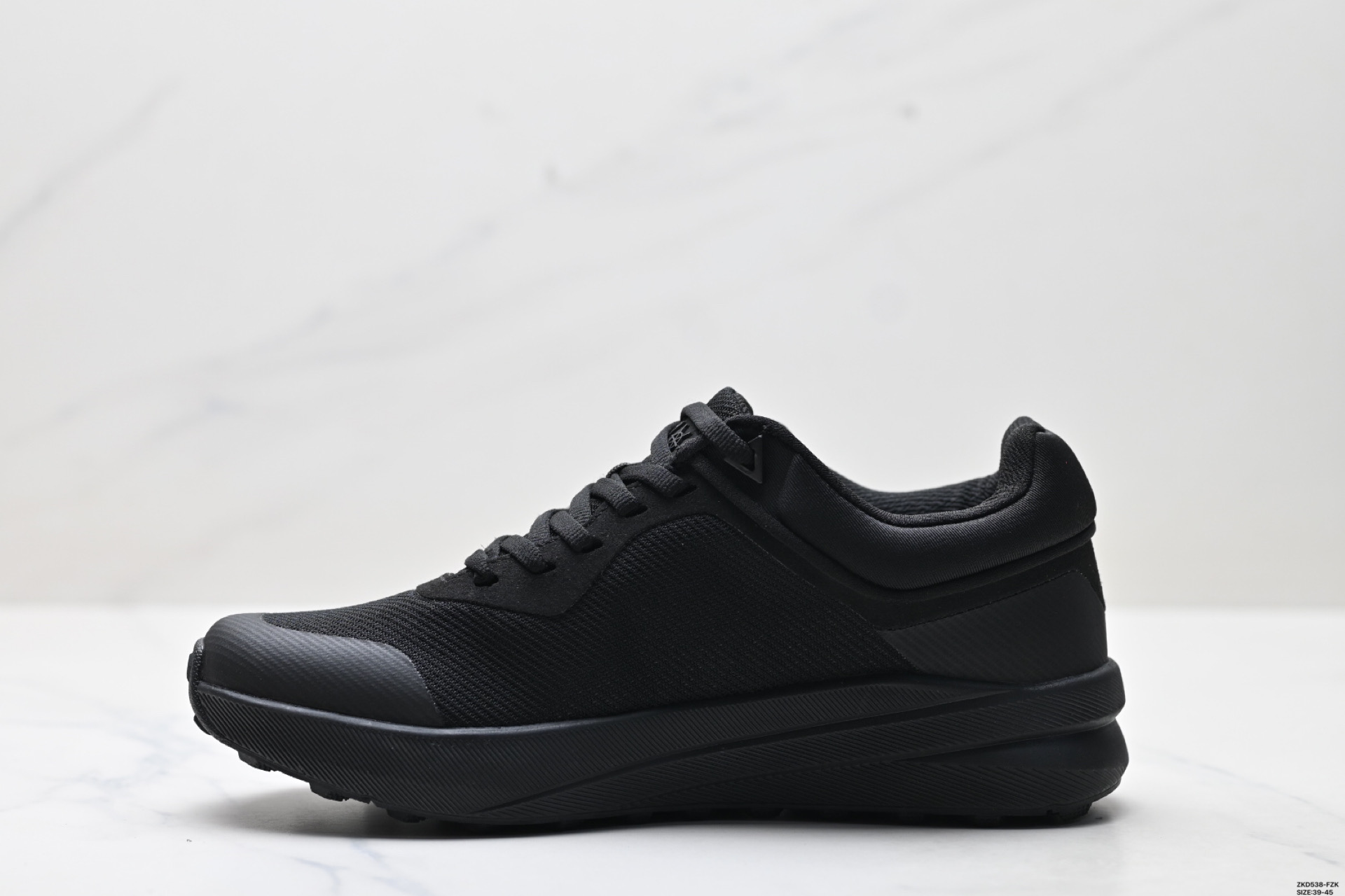 280 迪桑特DESCENTE BOA DUALIS都市通勤 GORE-TEX 时尚舒适 防滑耐磨 时尚休闲运动覆盖防水男子越野跑鞋