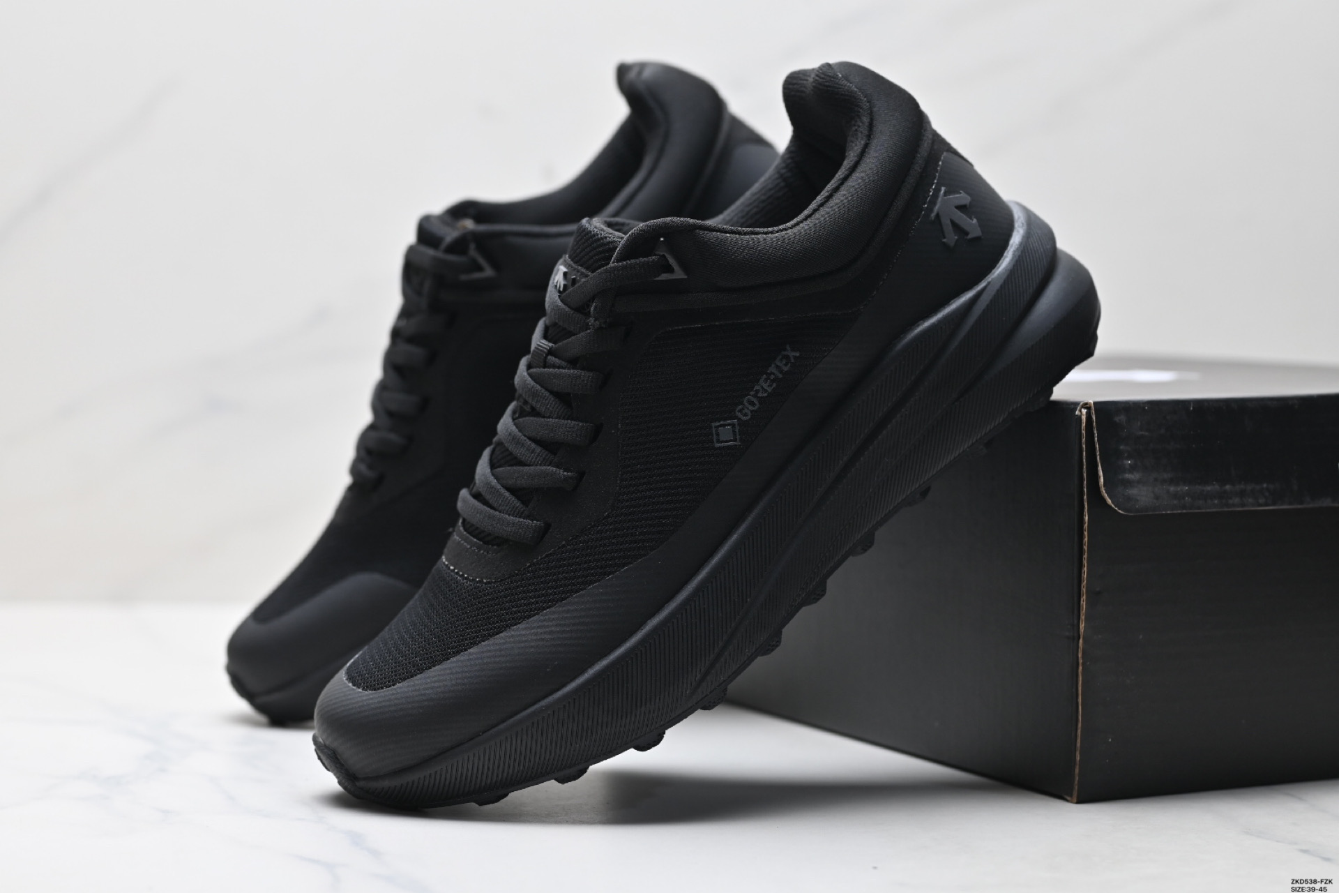 280 迪桑特DESCENTE BOA DUALIS都市通勤 GORE-TEX 时尚舒适 防滑耐磨 时尚休闲运动覆盖防水男子越野跑鞋
