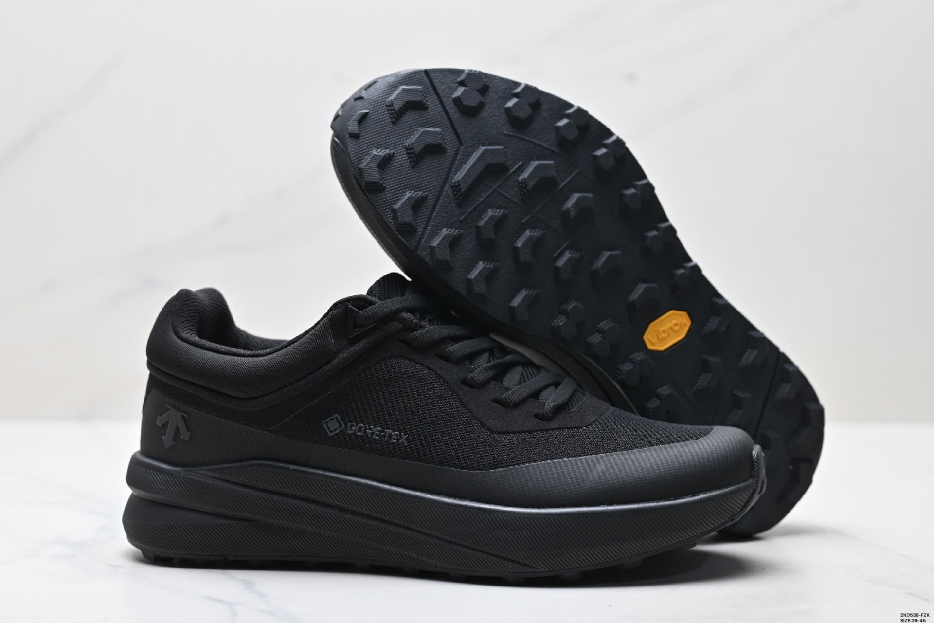 280 迪桑特DESCENTE BOA DUALIS都市通勤 GORE-TEX 时尚舒适 防滑耐磨 时尚休闲运动覆盖防水男子越野跑鞋
