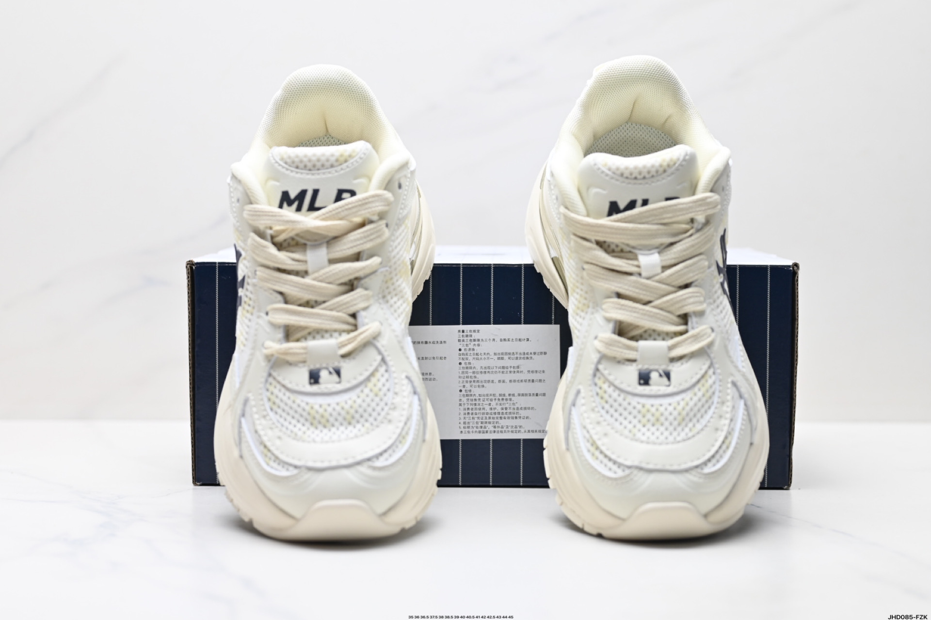 MLB New York Yankees Curve Runner 舒适百搭 防滑耐磨 低帮 流浪鞋跑步鞋 3ARNSPL5N