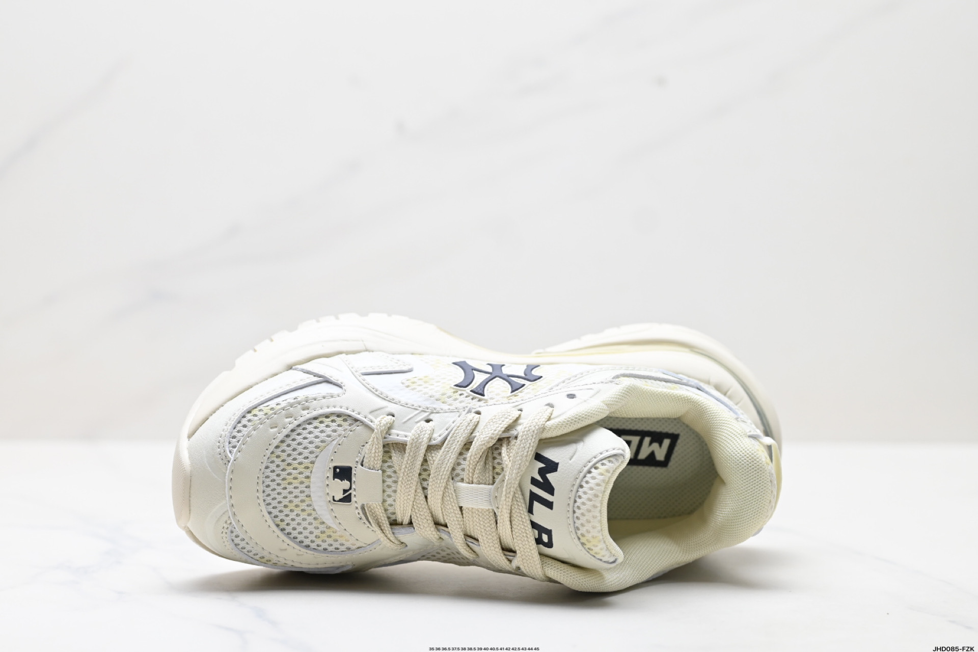 MLB New York Yankees Curve Runner 舒适百搭 防滑耐磨 低帮 流浪鞋跑步鞋 3ARNSPL5N