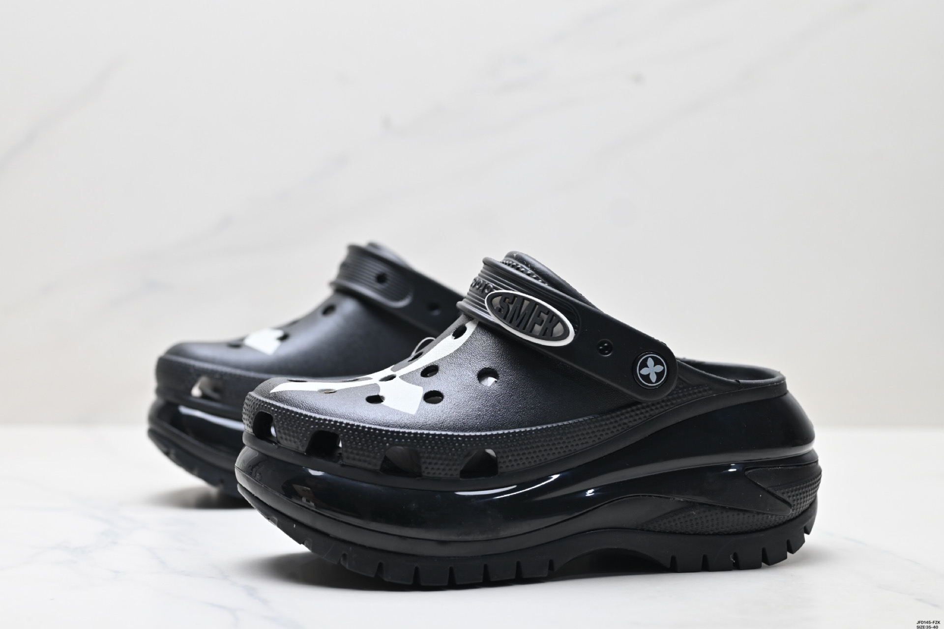卡骆驰/Crocs Classic Bae Clog Sandals 沙滩涉水百搭潮流休闲洞洞拖鞋式凉鞋