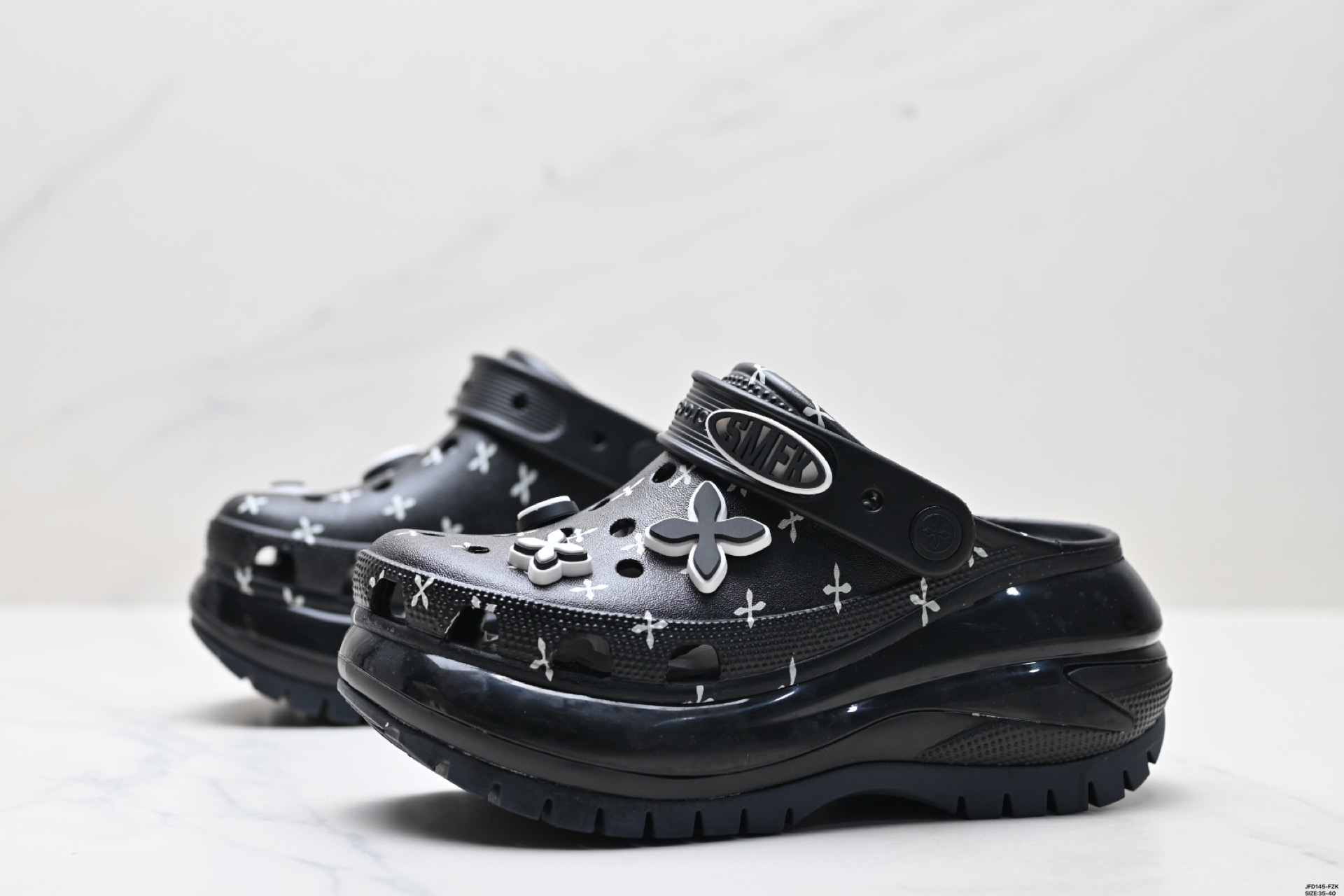 卡骆驰/Crocs Classic Bae Clog Sandals 沙滩涉水百搭潮流休闲洞洞拖鞋式凉鞋
