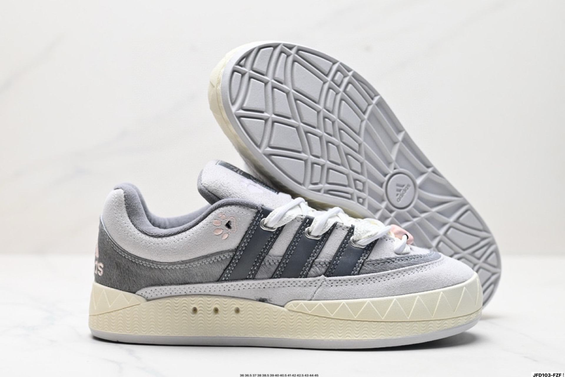 Adidas Adimatic Low 马蒂奇系列低帮 复古鲨鱼面包鞋运动休闲滑板板鞋 JQ2612
