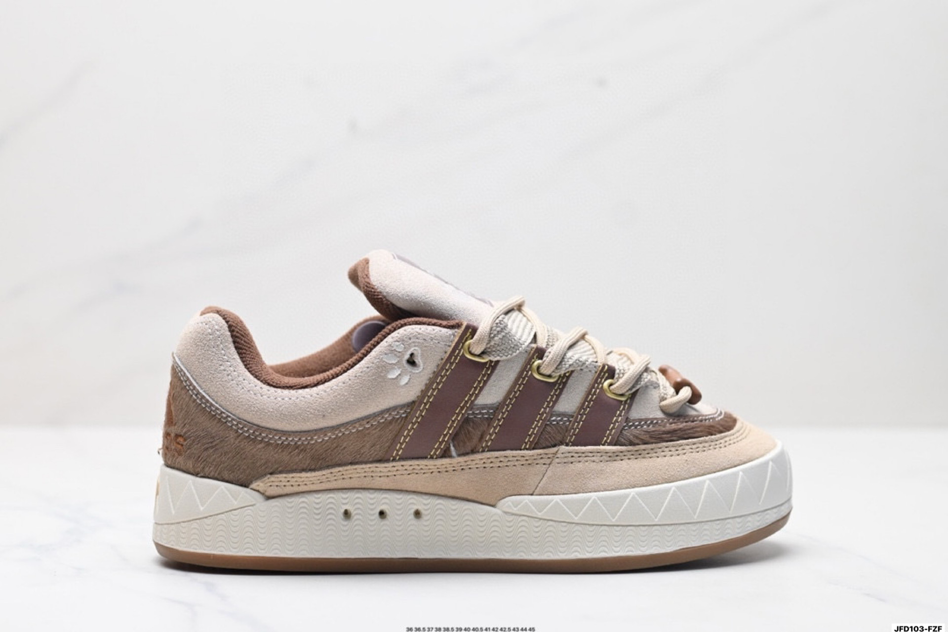 Adidas Adimatic Low 马蒂奇系列低帮 复古鲨鱼面包鞋运动休闲滑板板鞋 JQ2612
